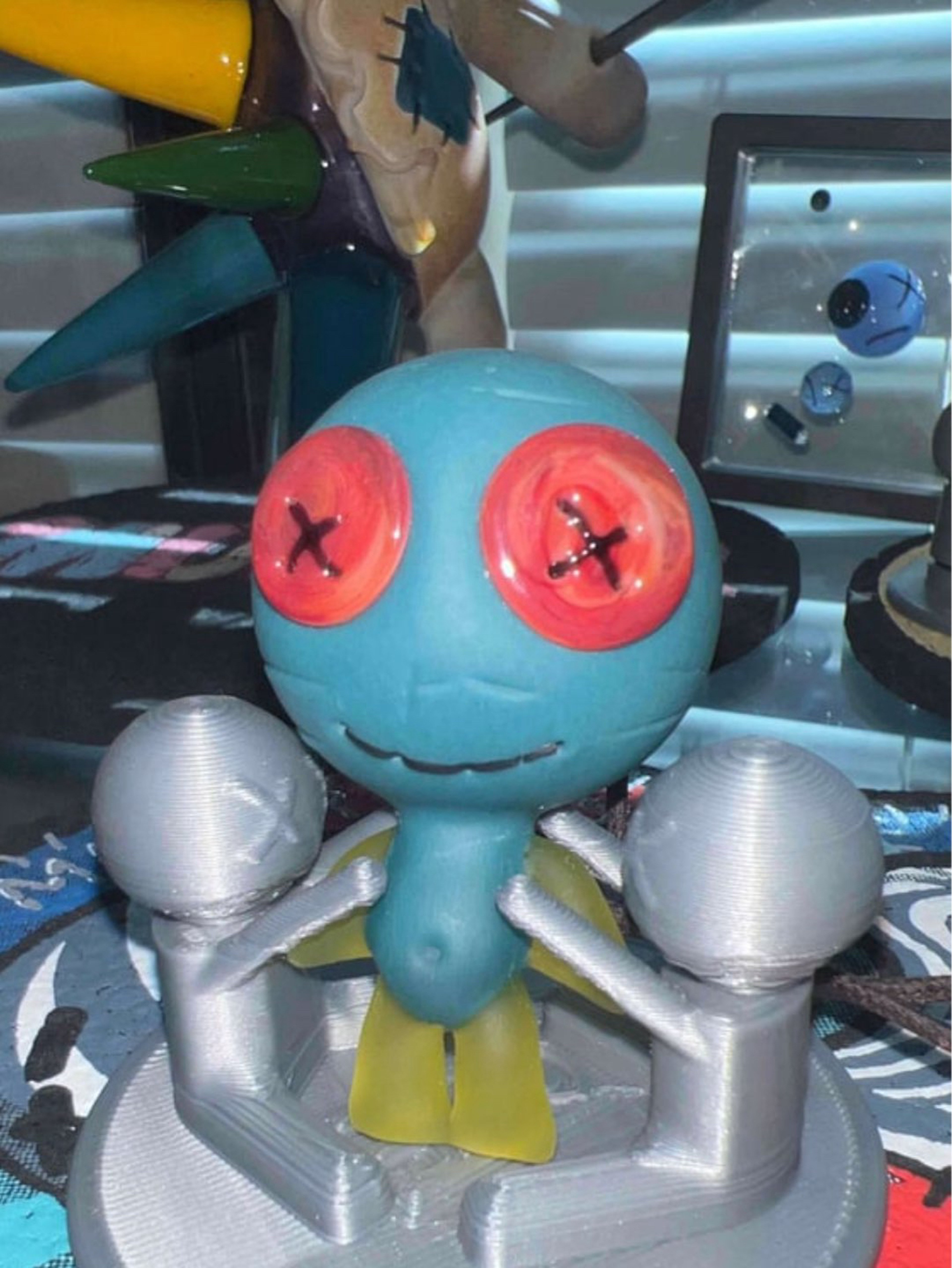 Preview pic of Muller Glass UV Doll Pendy