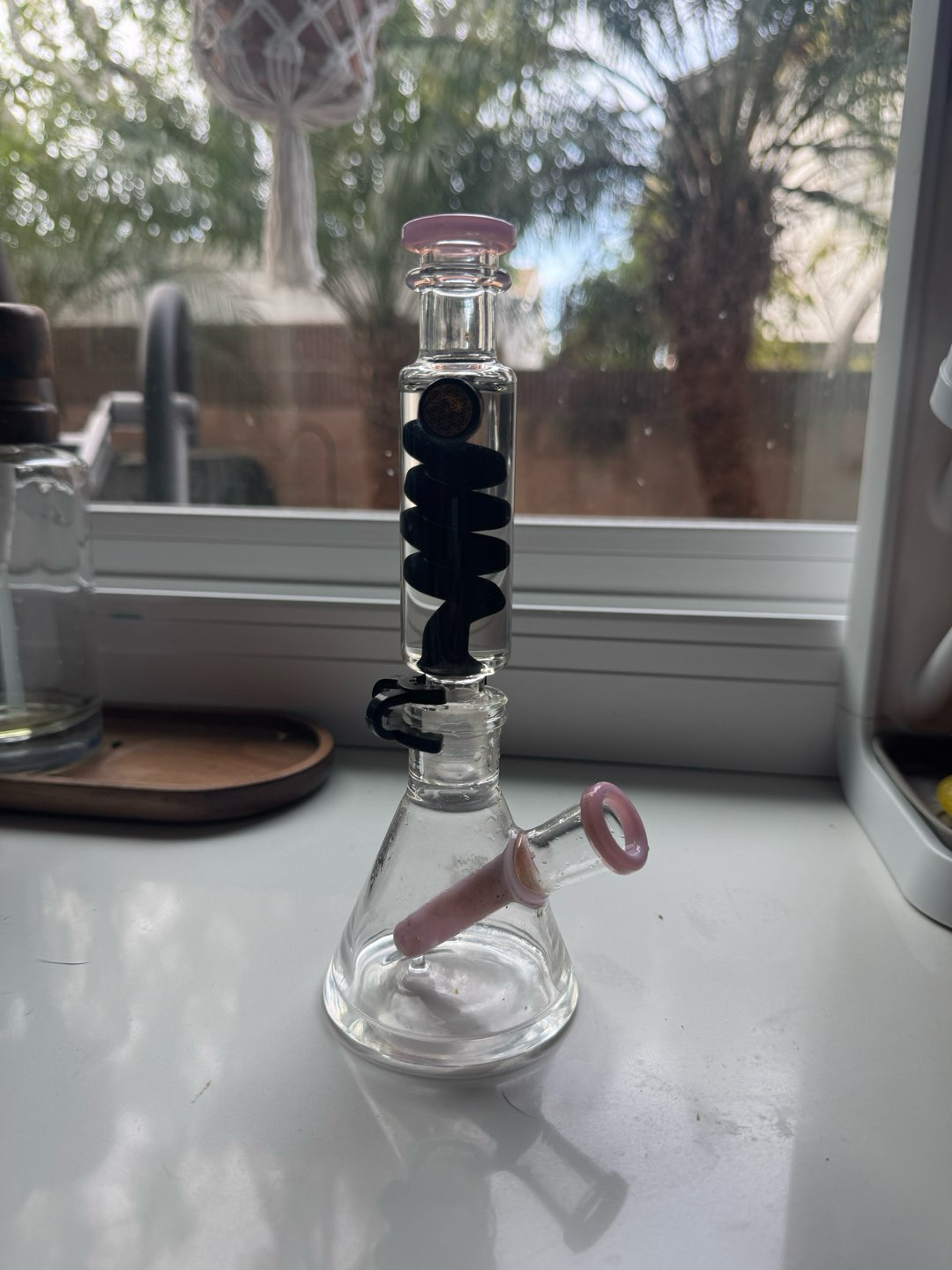 Preview pic of Mini Stax Beaker Bong