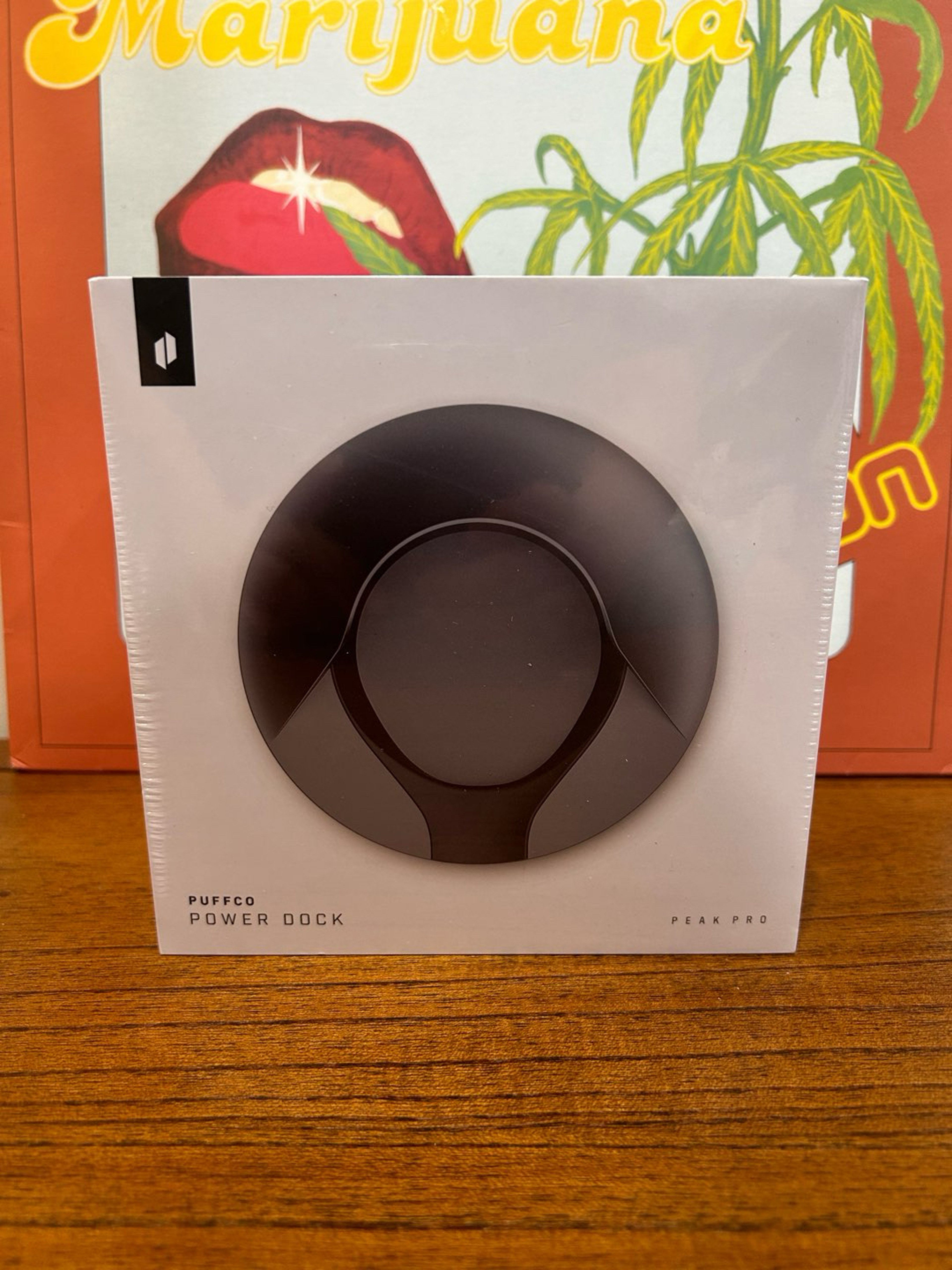 Preview pic of Puffco Peak charging dock