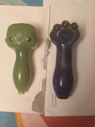 Preview pic of Alien pipe or blue and green oil slick