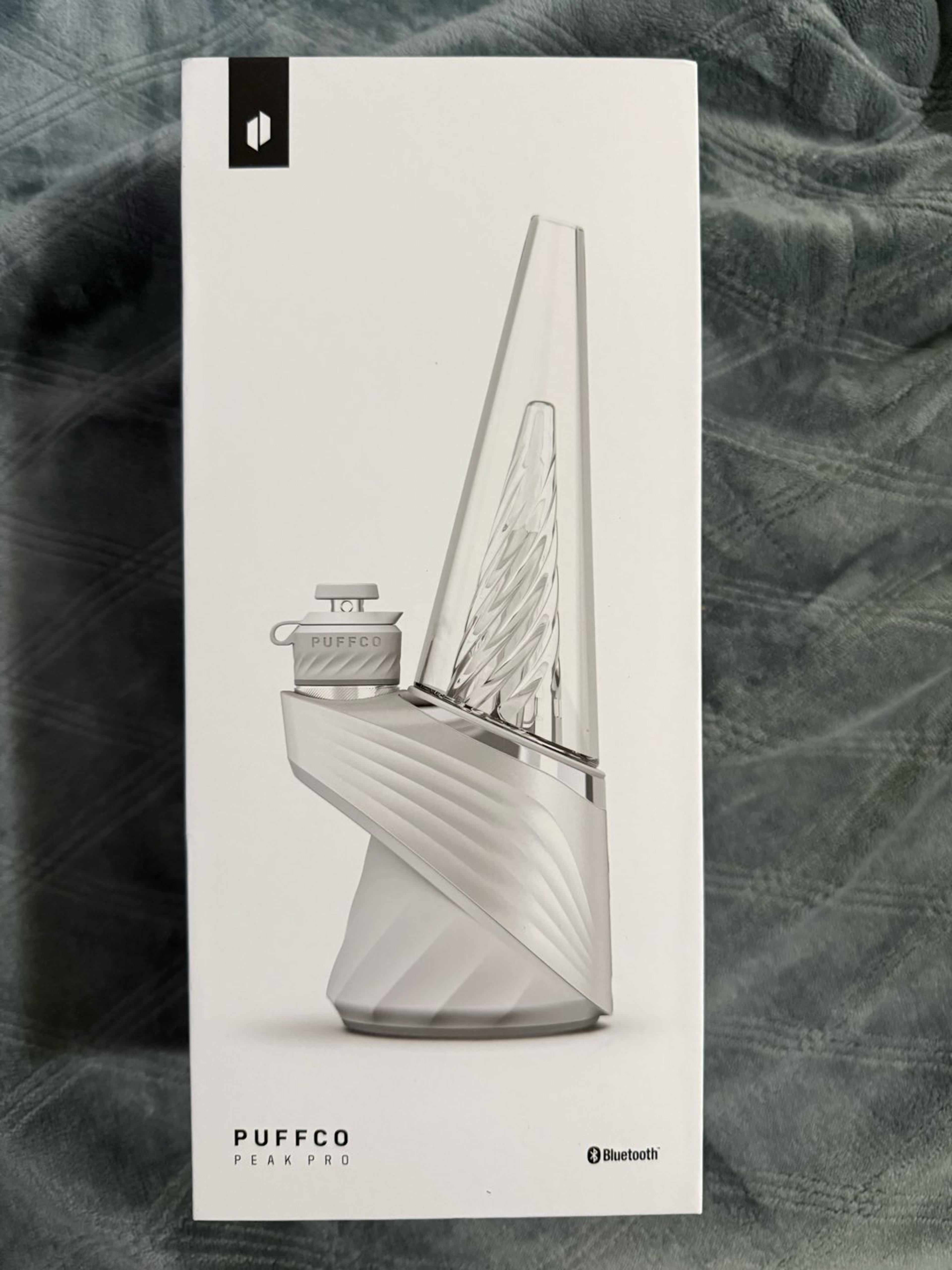 Preview pic of Puffco Peak Pro Device with Extra Glass Attachment