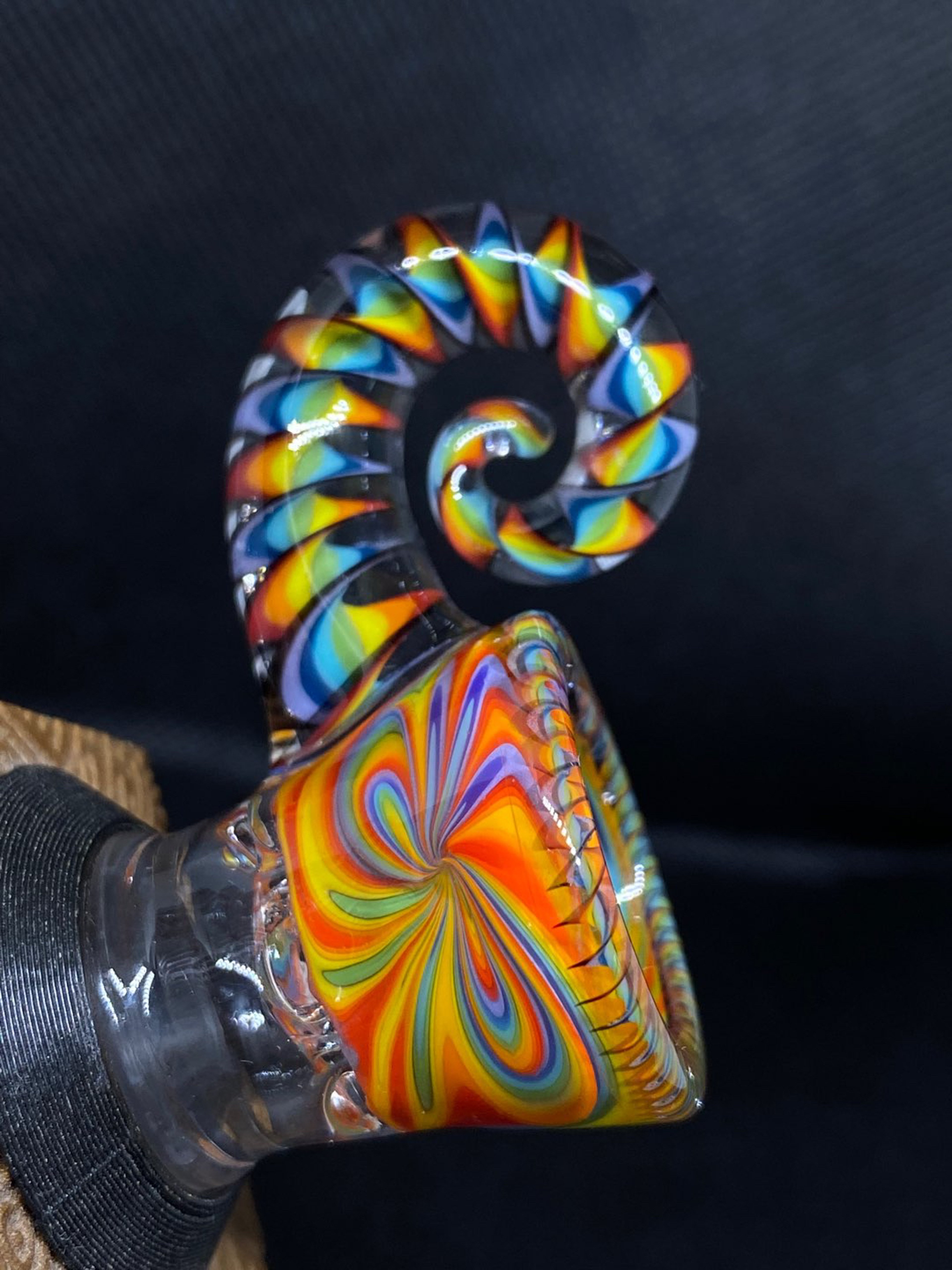 Preview pic of Rainbow Swirl & Bow Willstar 4hole 18mm Slide/bowl