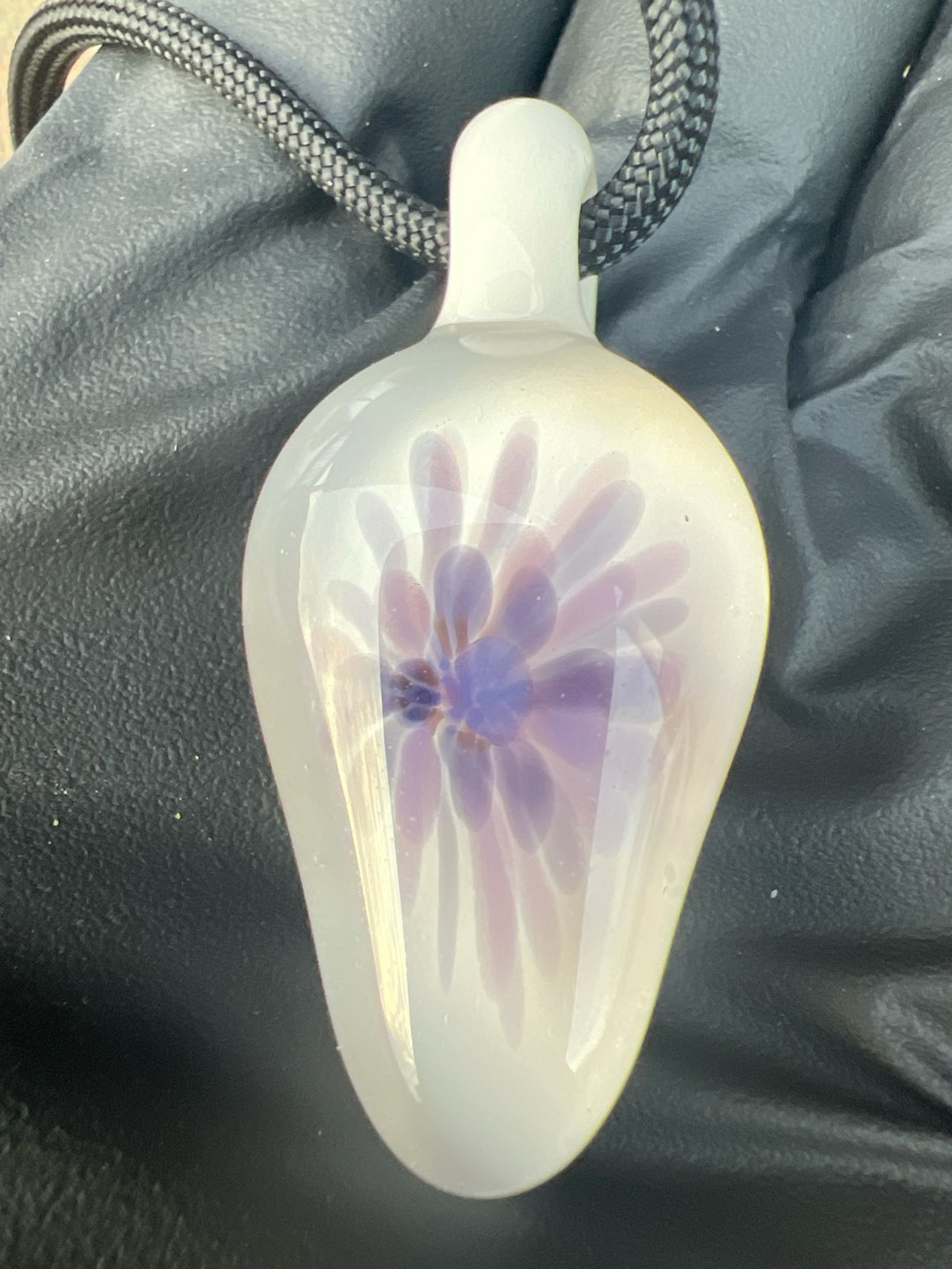 Preview pic of Dot implosion pendant