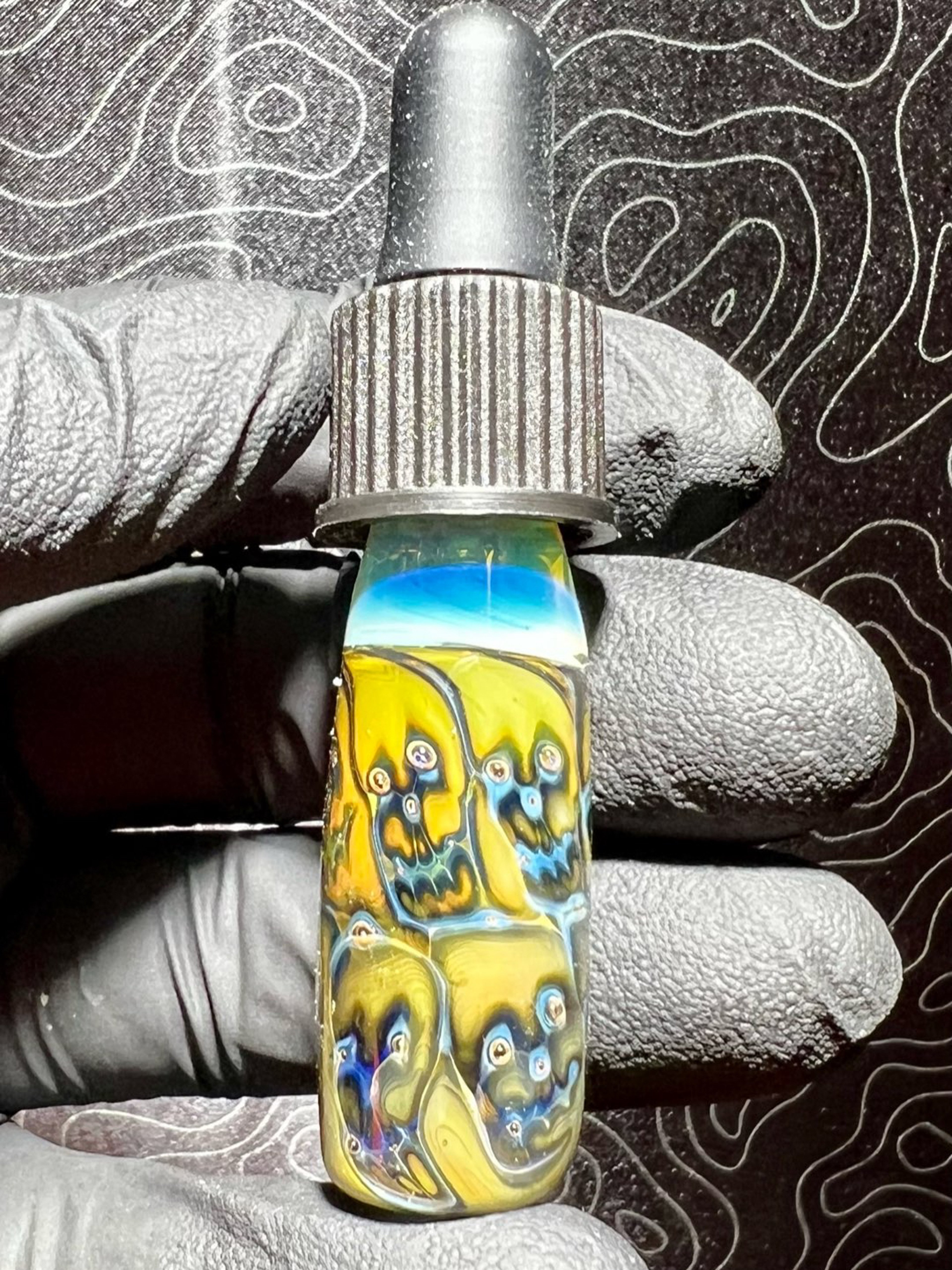 Preview pic of Hugh Glass Skulltech Bottle