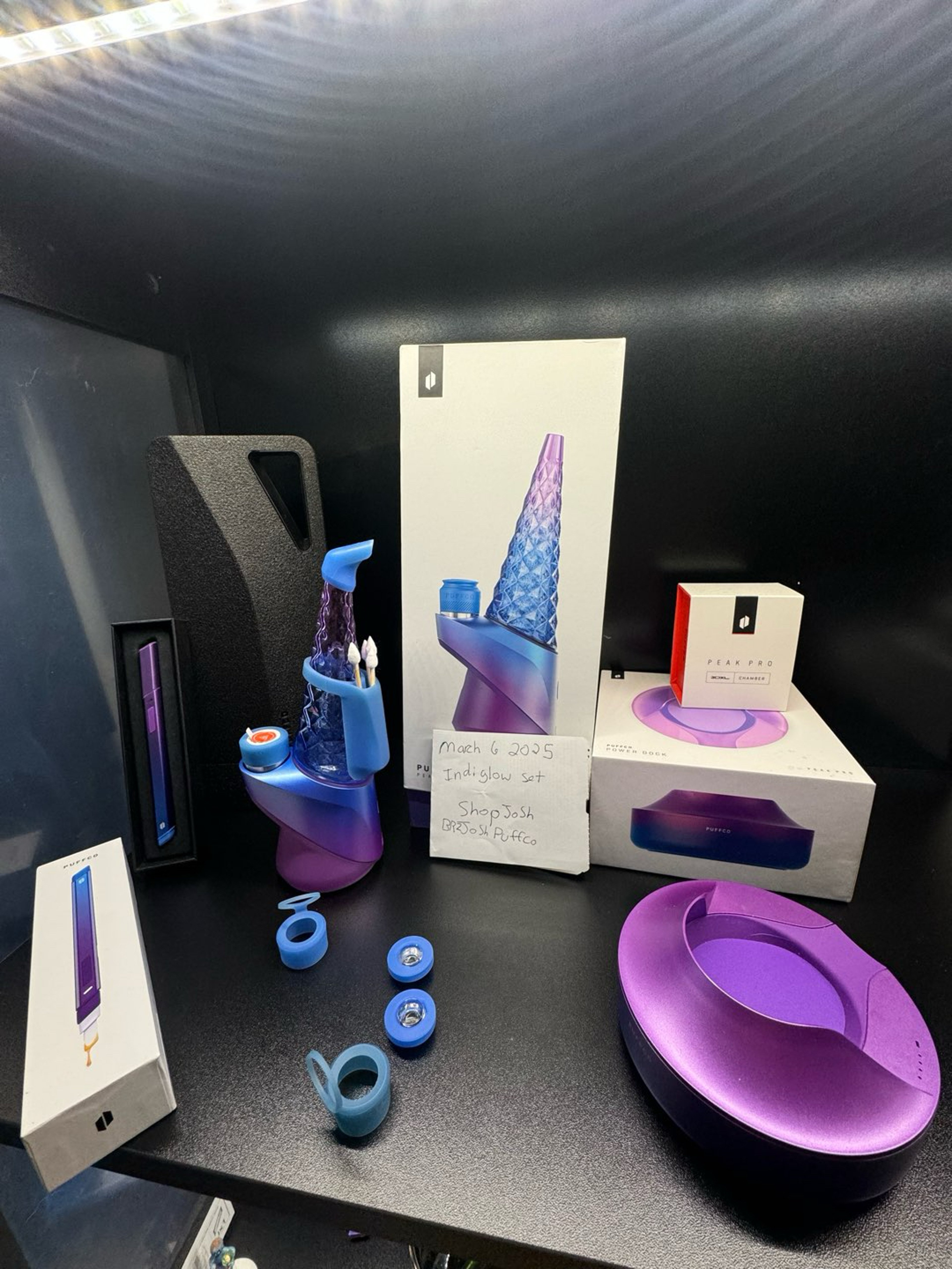 Preview pic of Limited Edition Indiglow Puffco Pro
