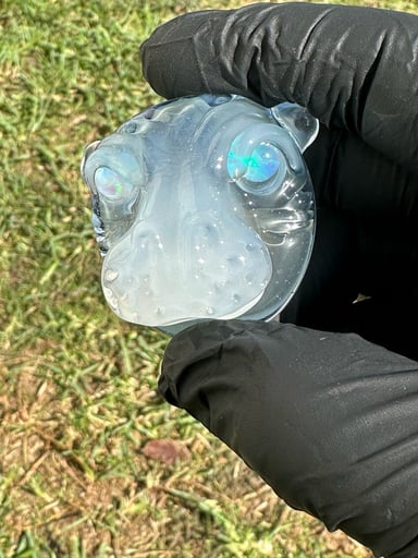 Preview pic of Crux Glass Hippo Pendy