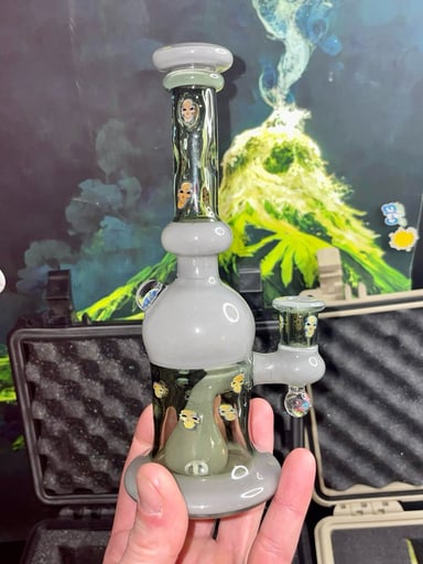 Preview pic of Ras glass skull Millie CFL tube