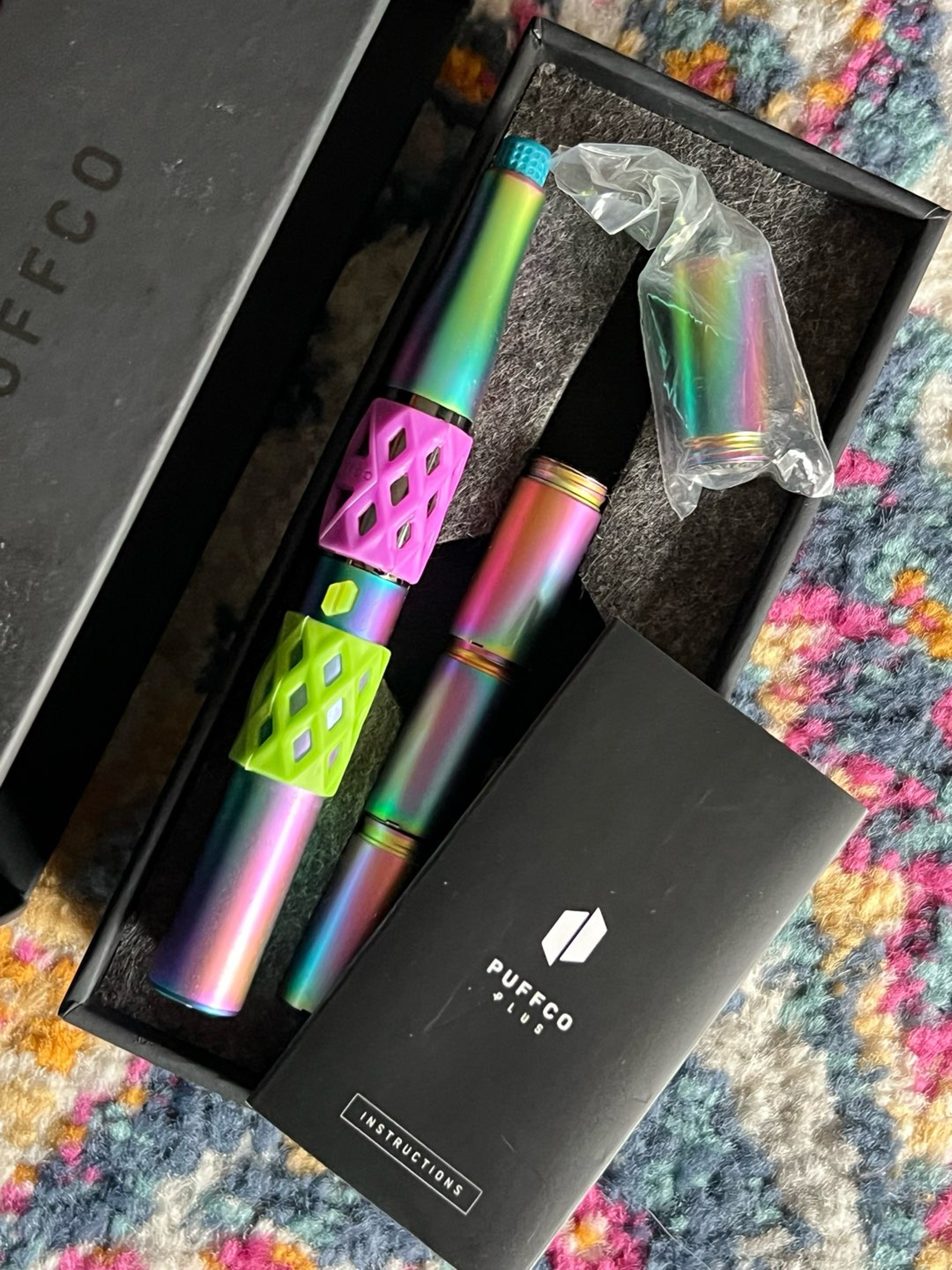 Preview pic of Puffco Plus Vision Edition w Extras