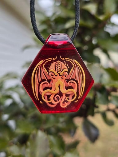 Preview pic of Cthulhu Layered Glow UV Pendant