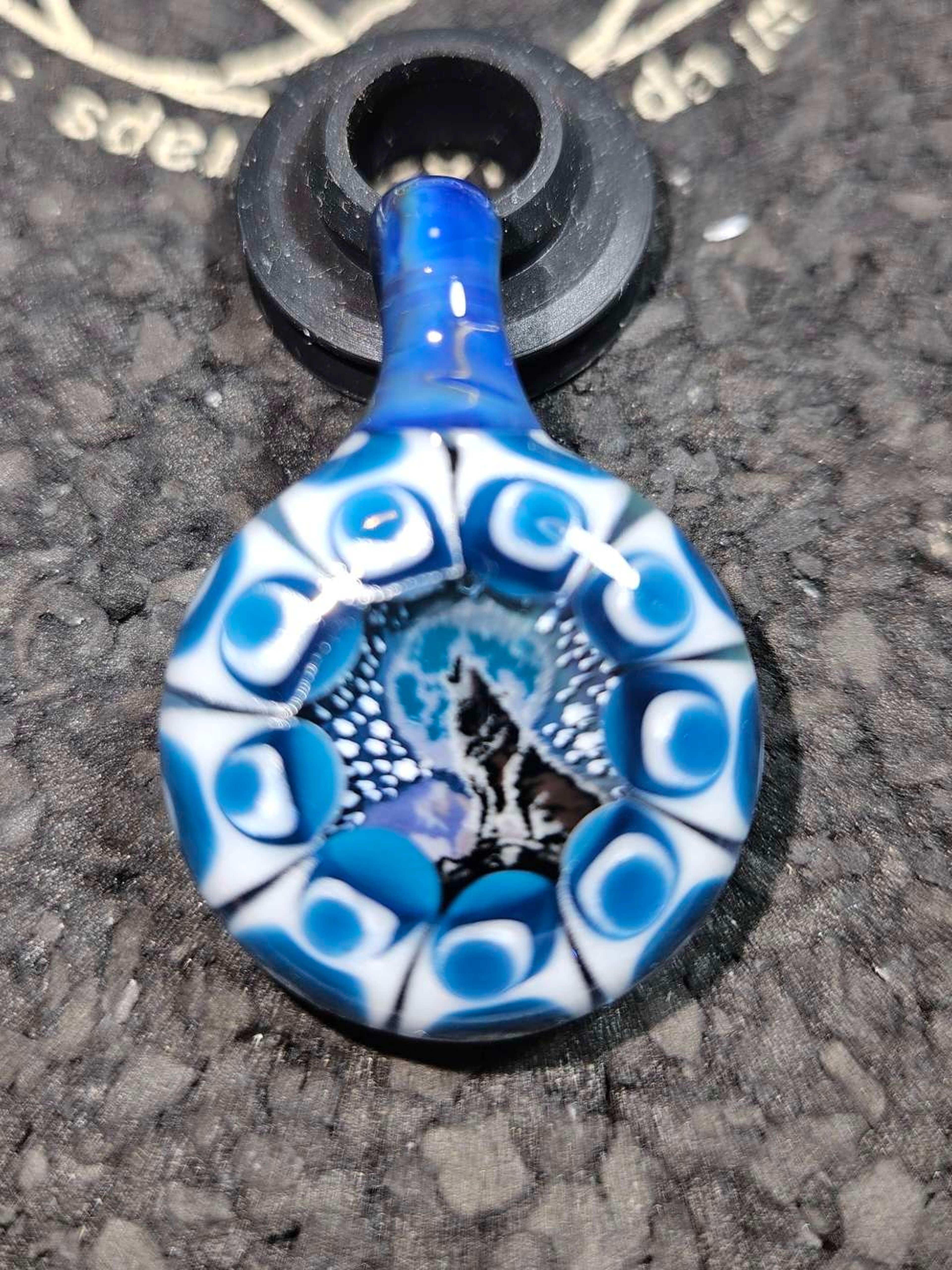 Preview pic of Howling Wolf dotstack pendant