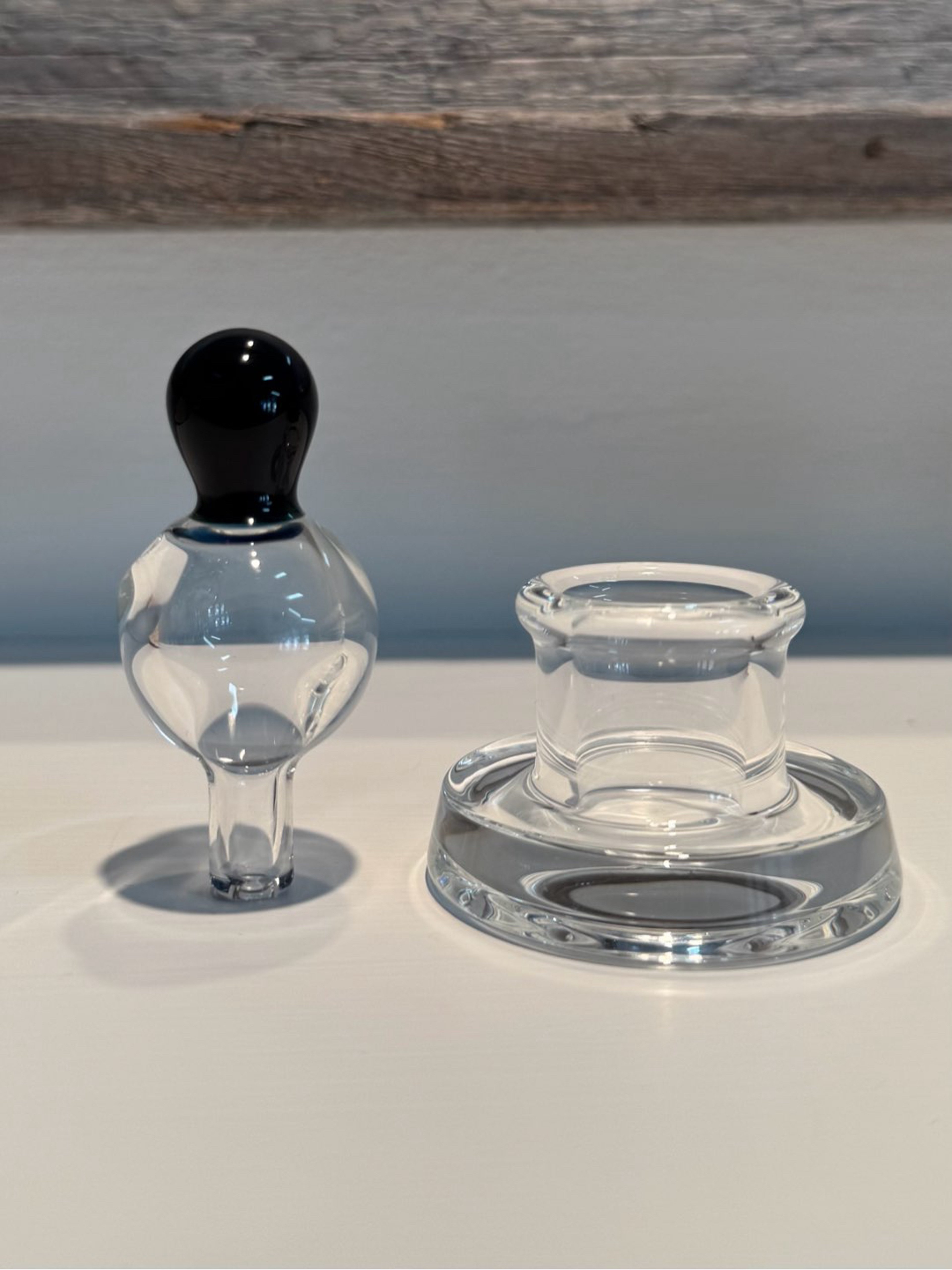 Preview pic of Beer Glass bubble cap with stand