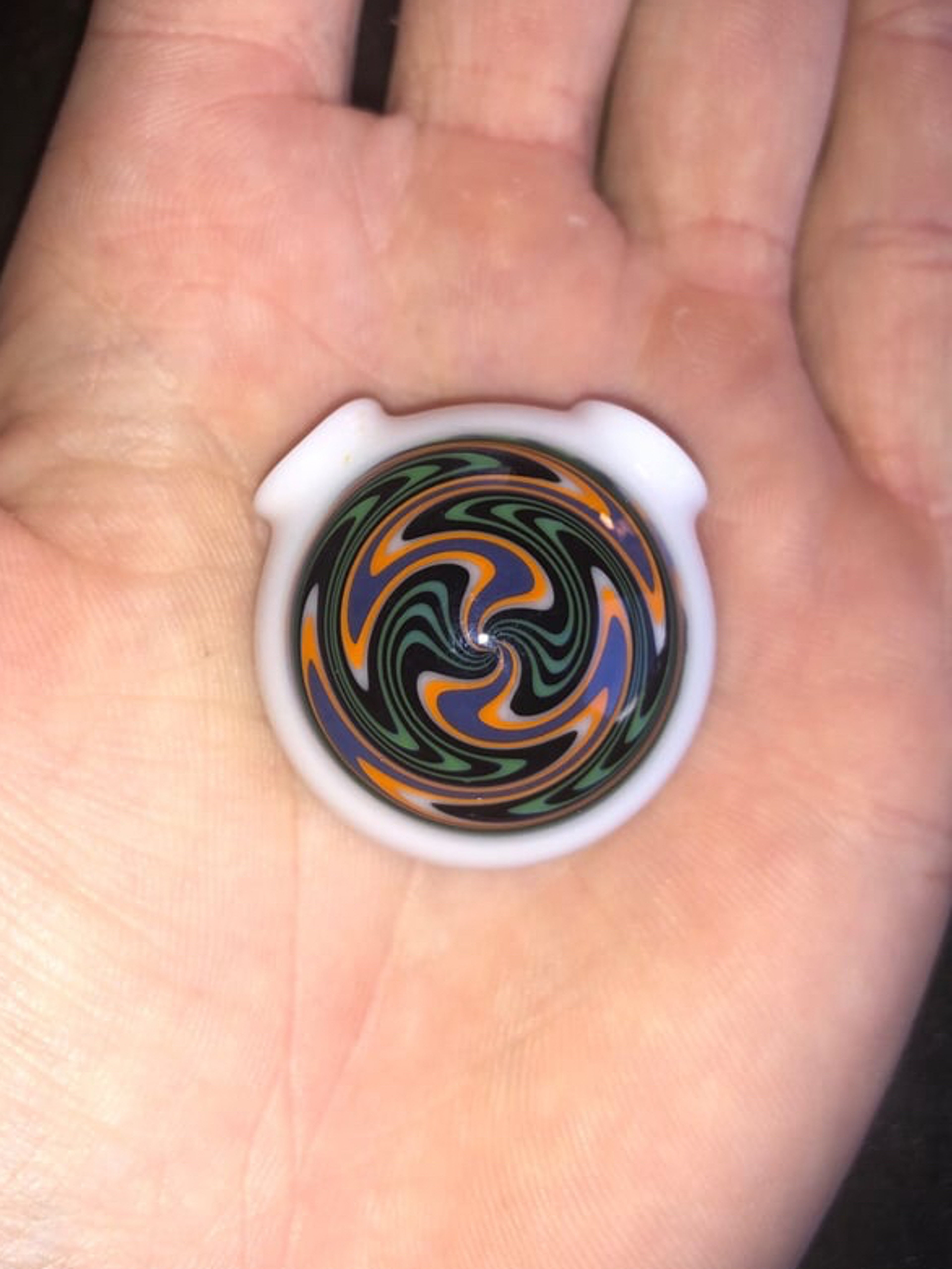 Preview pic of Random wigwag pendant (unknown artist)