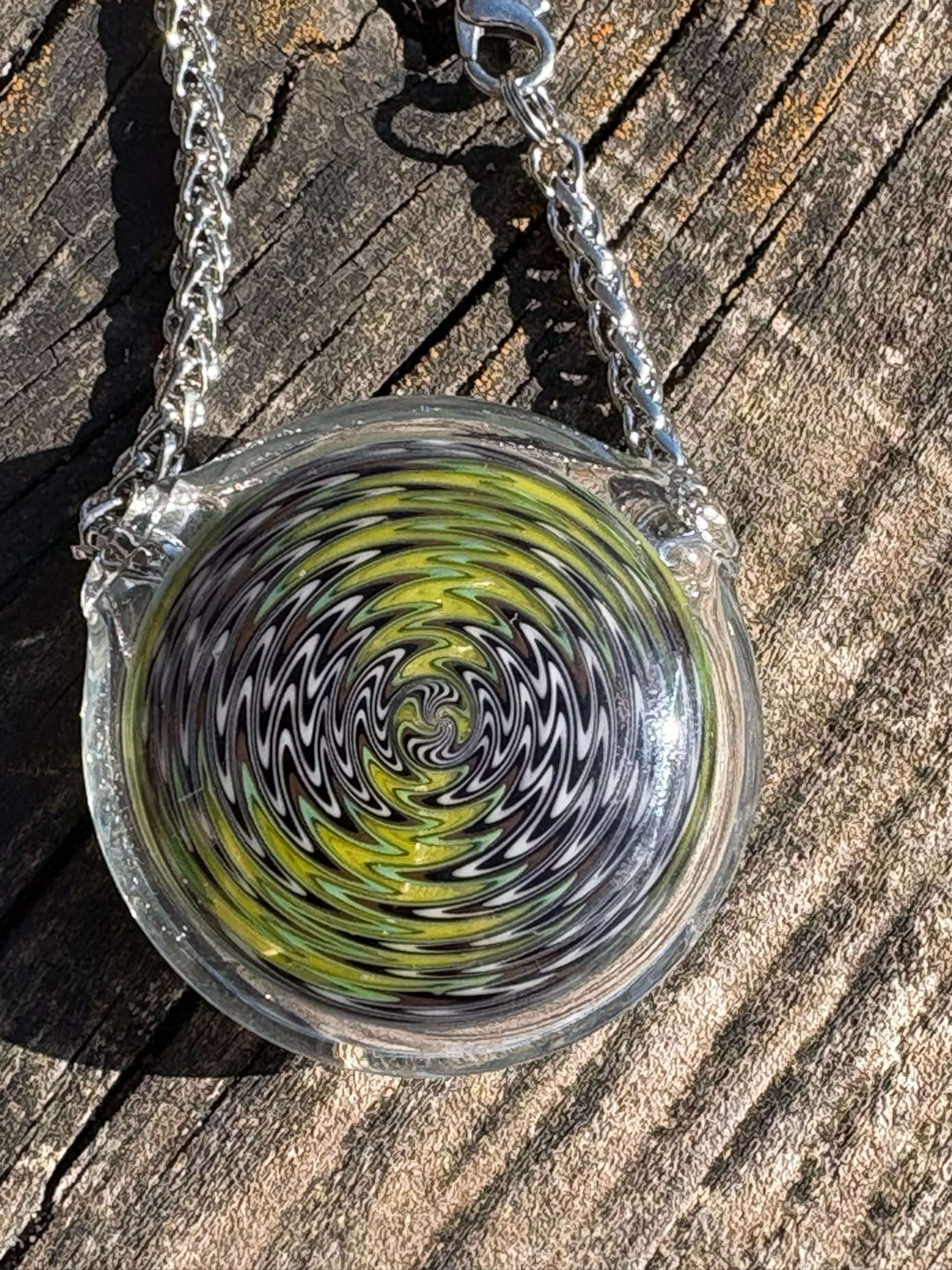 Preview pic of Plymouth Flameworks wigwag hollow pendant