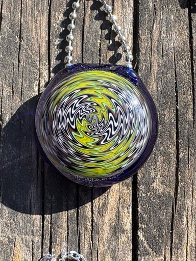 Preview pic of Plymouth Flameworks WigWag pendant