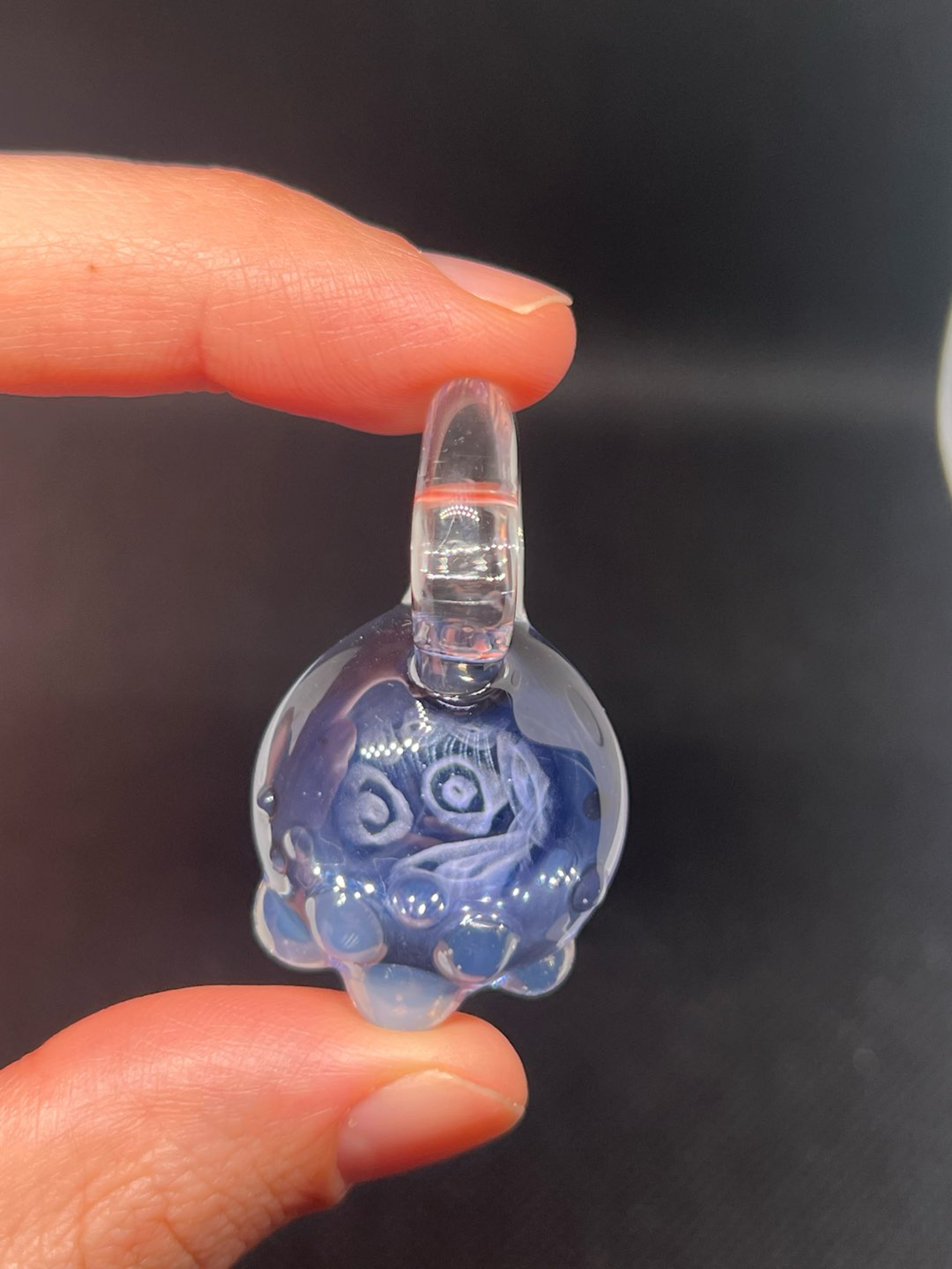 Preview pic of UV Cluster Mille Pendant
