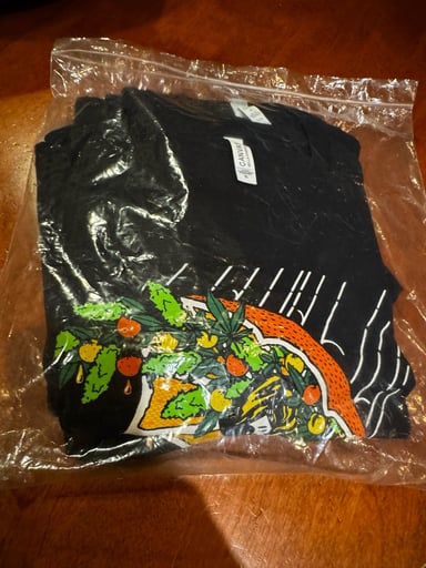 Preview pic of 1x Lyons x Slinger t shirts brand new size XL