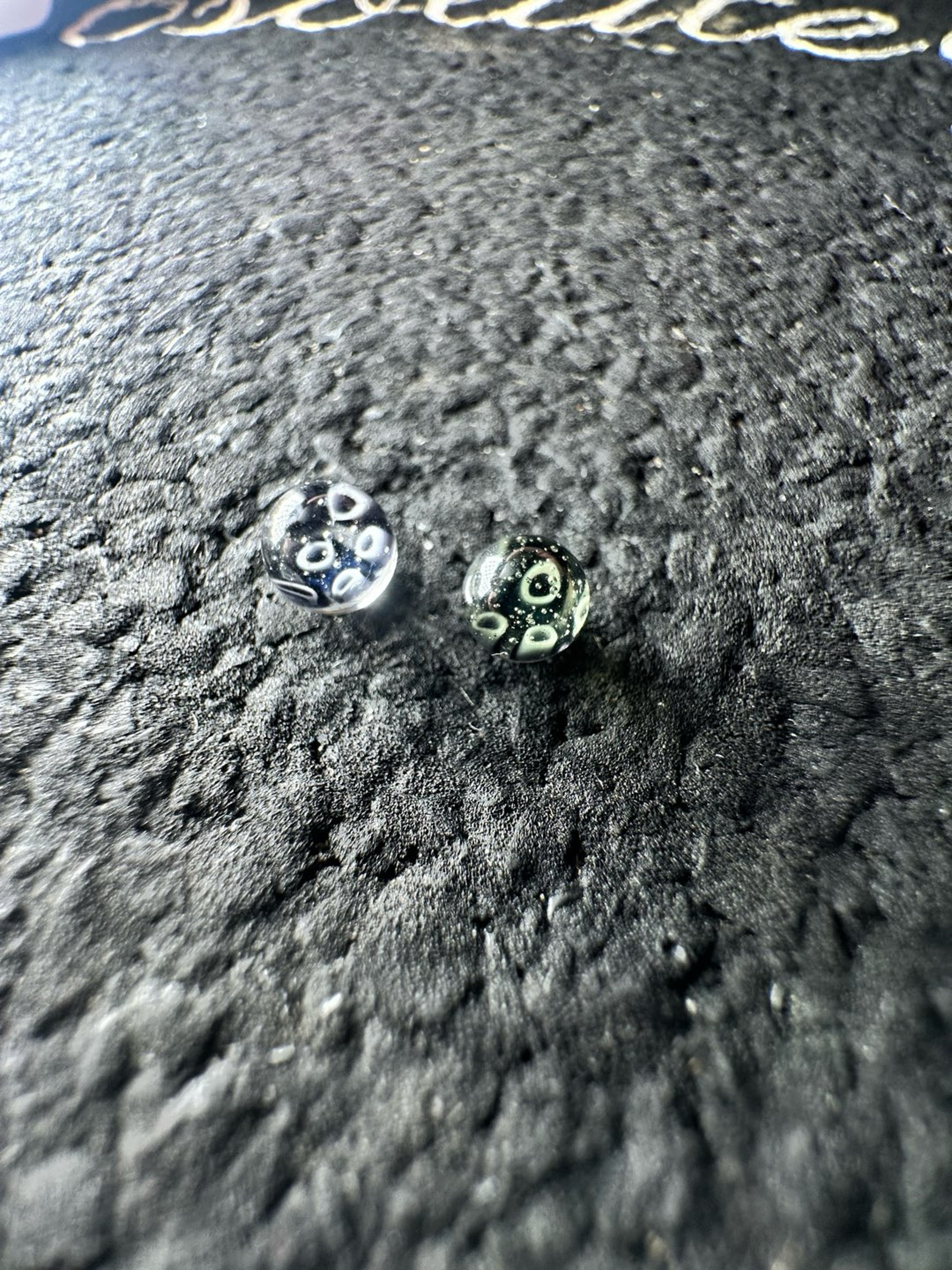 Preview pic of “Auction” Lic pearls