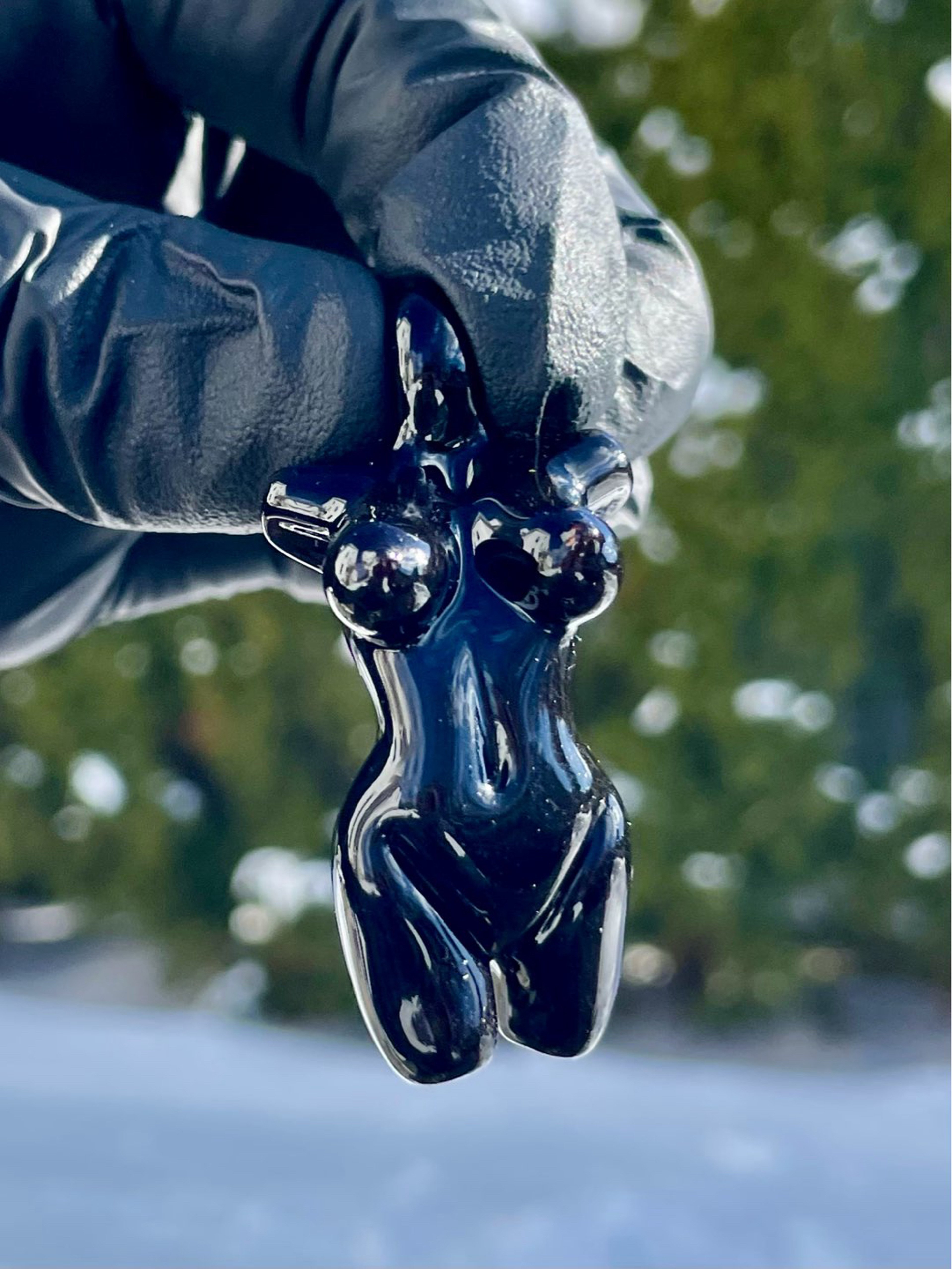 Preview pic of Black mini babe pendant dom greco glass
