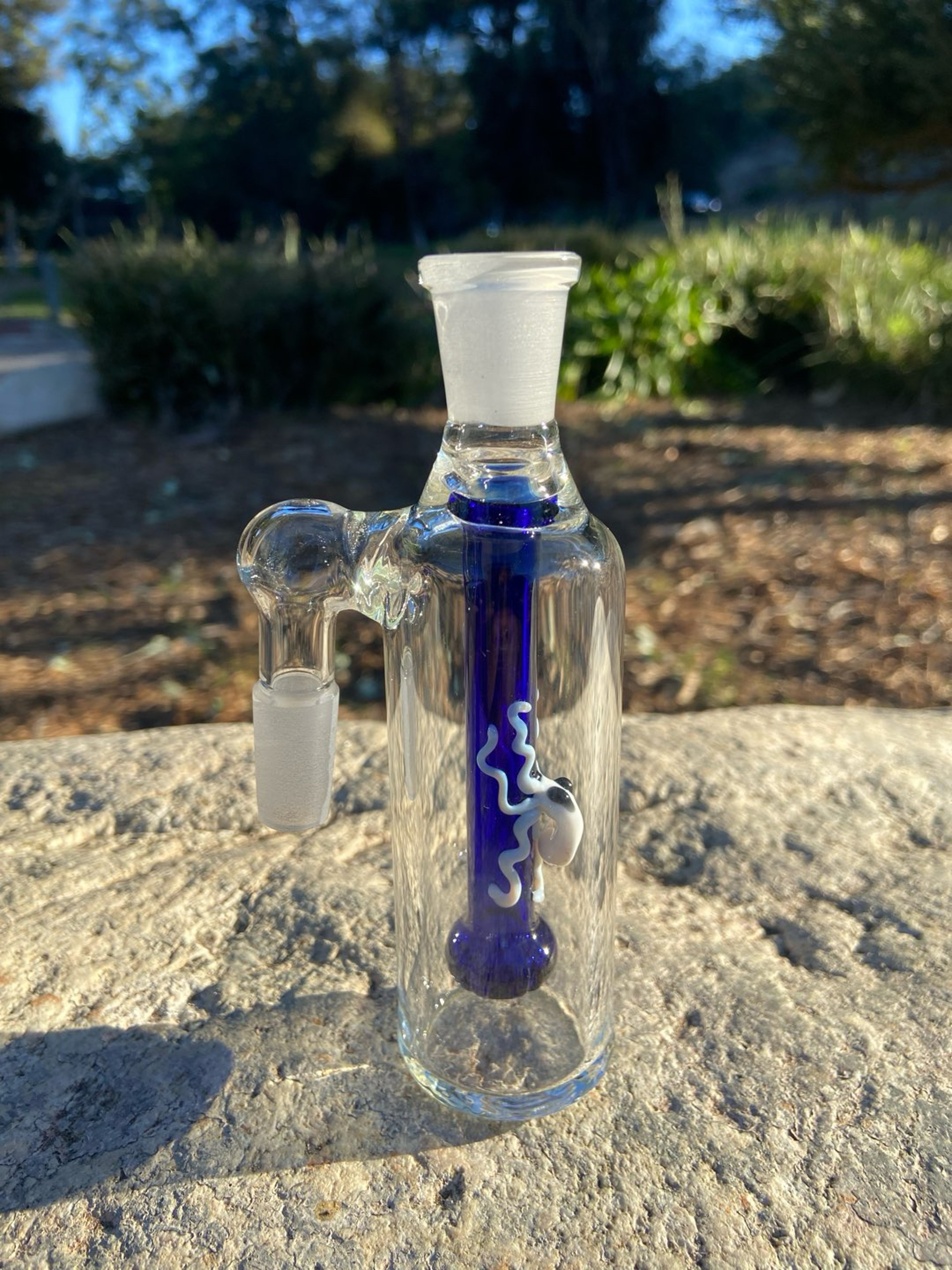 Preview pic of 14mm Thick Glass Ash Catcher 90 degree Blue Shower Head (white Octopus)