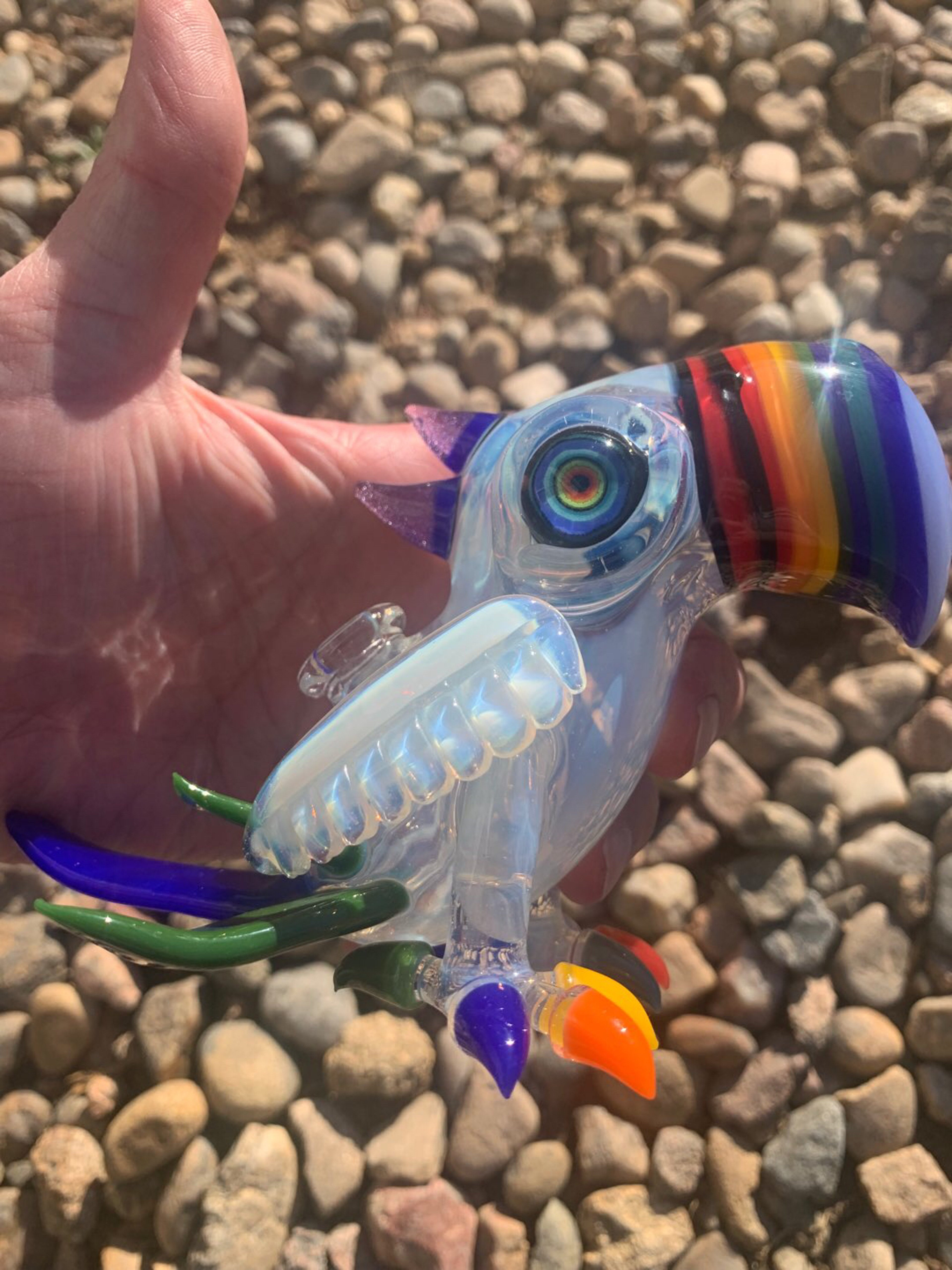 Preview pic of Rj glass macaw