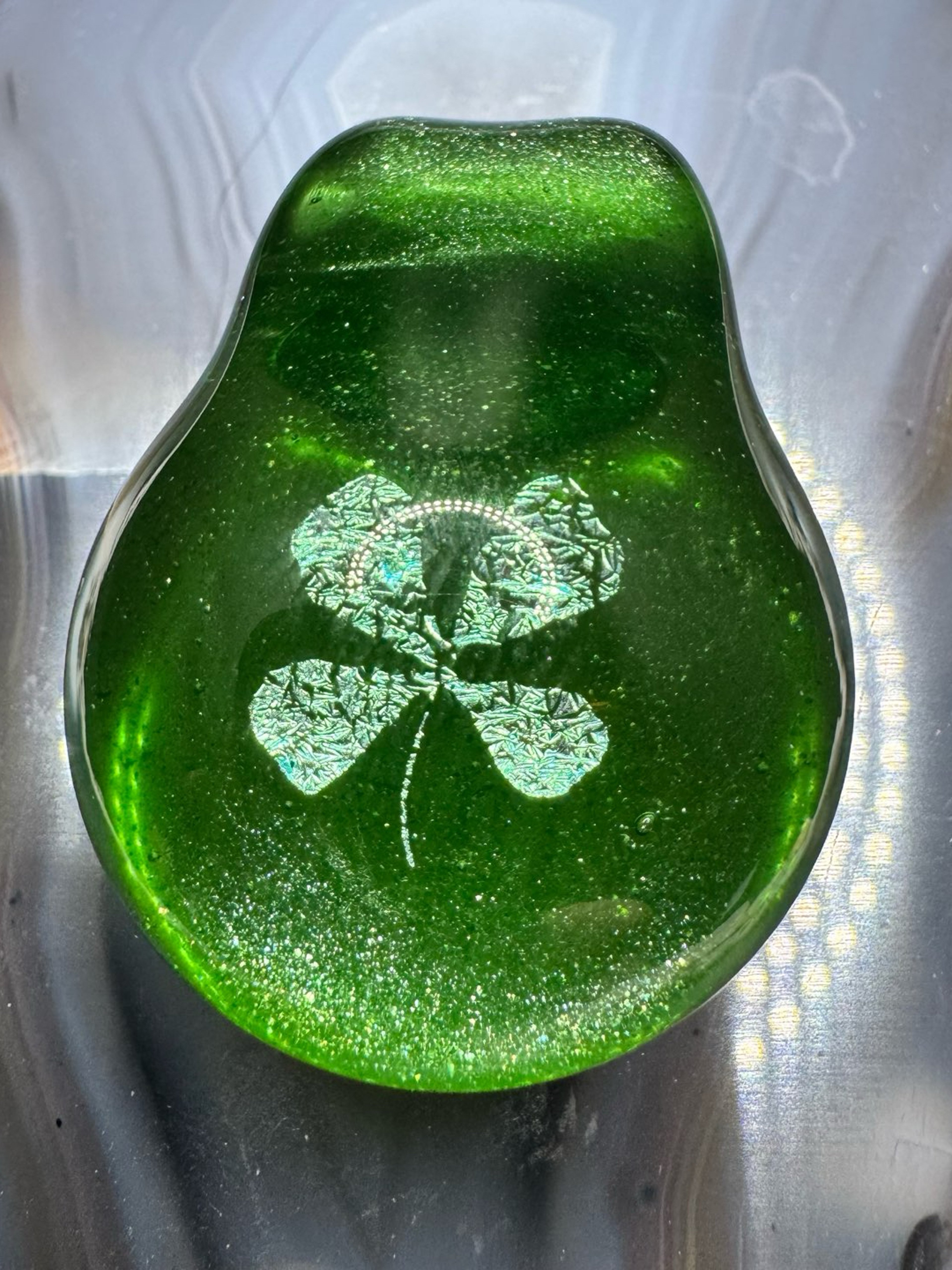 Preview pic of Dichro 4 leaf clover pendant