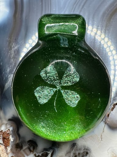 Preview pic of Dichro 4 leaf clover pendant
