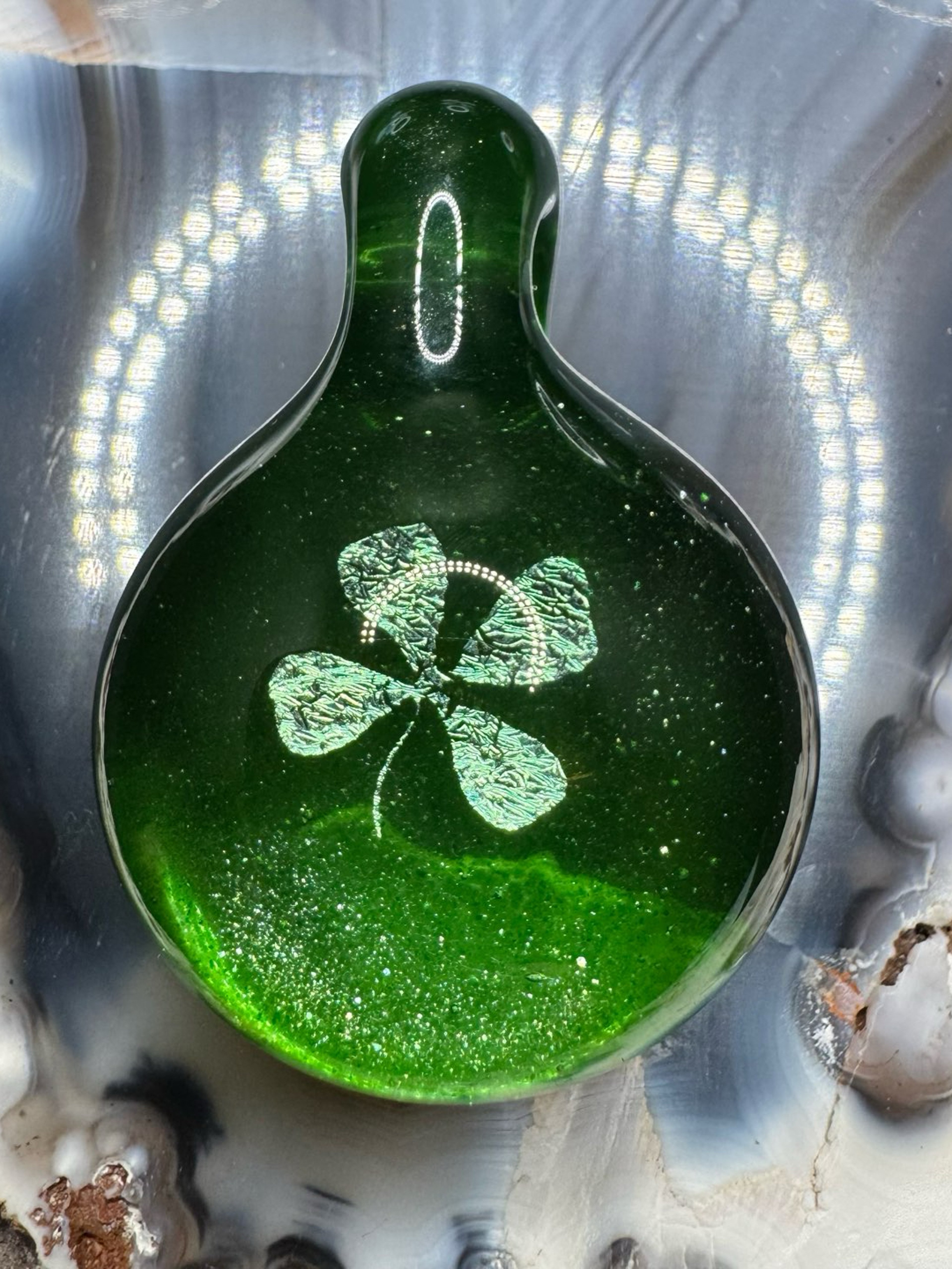 Preview pic of Dichro 4 leaf clover pendant