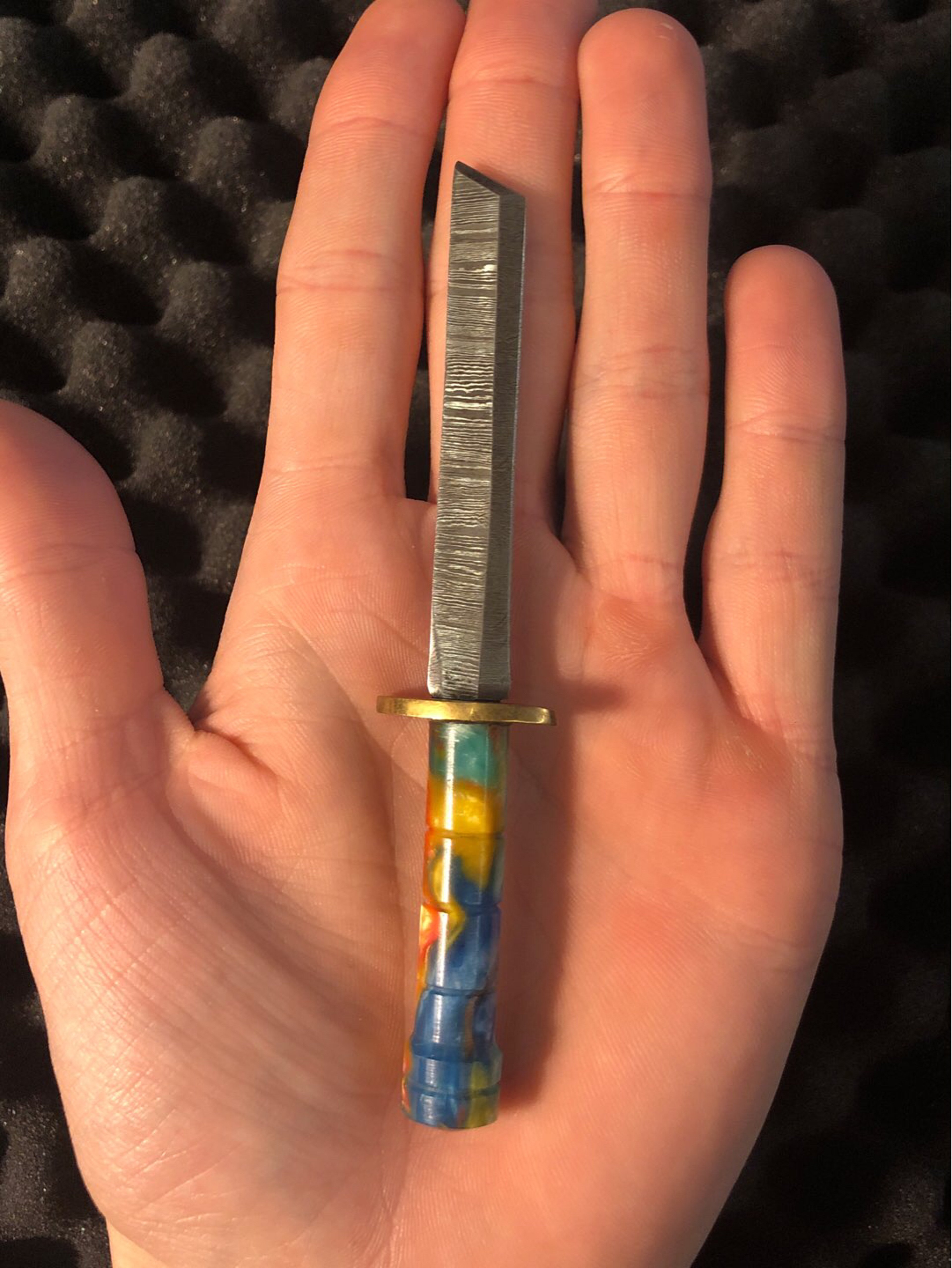 Preview pic of Damascus hk sword classic