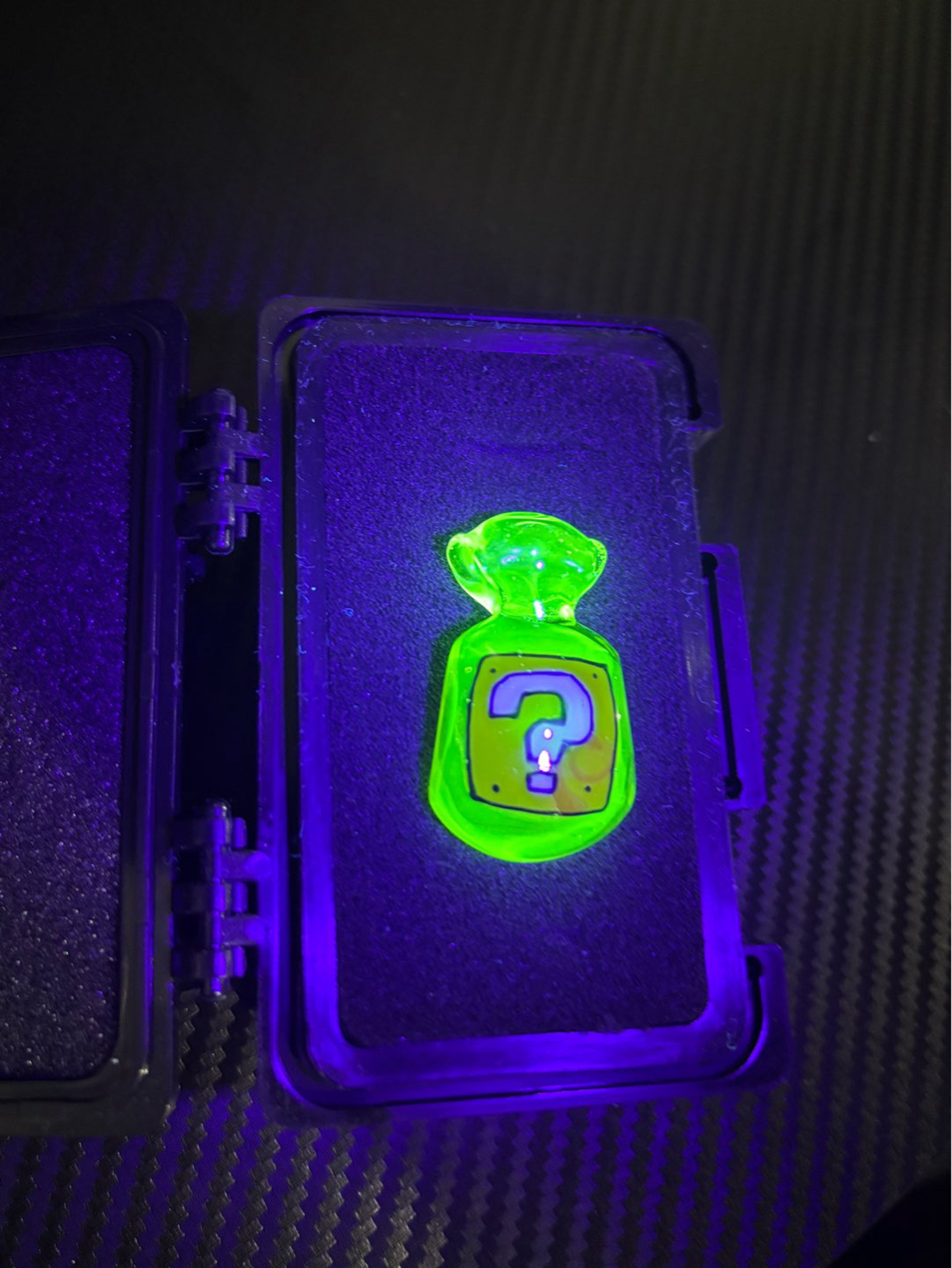 Preview pic of Punty mystery box pendant