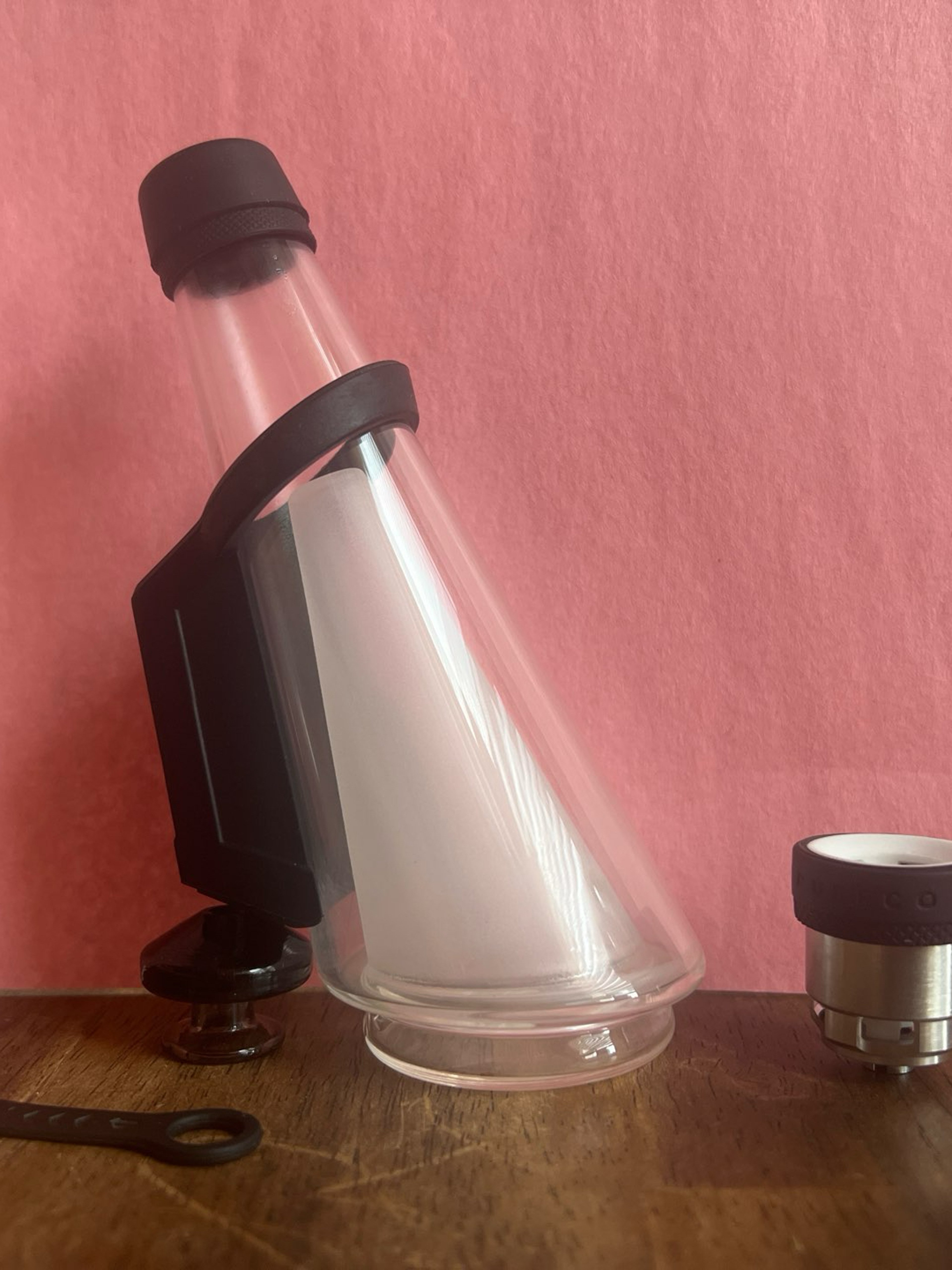 Preview pic of Original Puffco Glass w/ accessories & atomizer