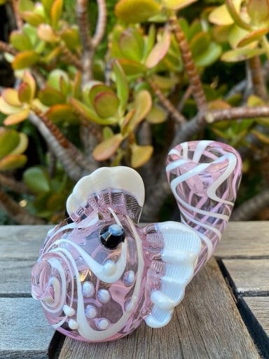 Preview pic of Fish Shaped Glass Hand Pipe(Pink).