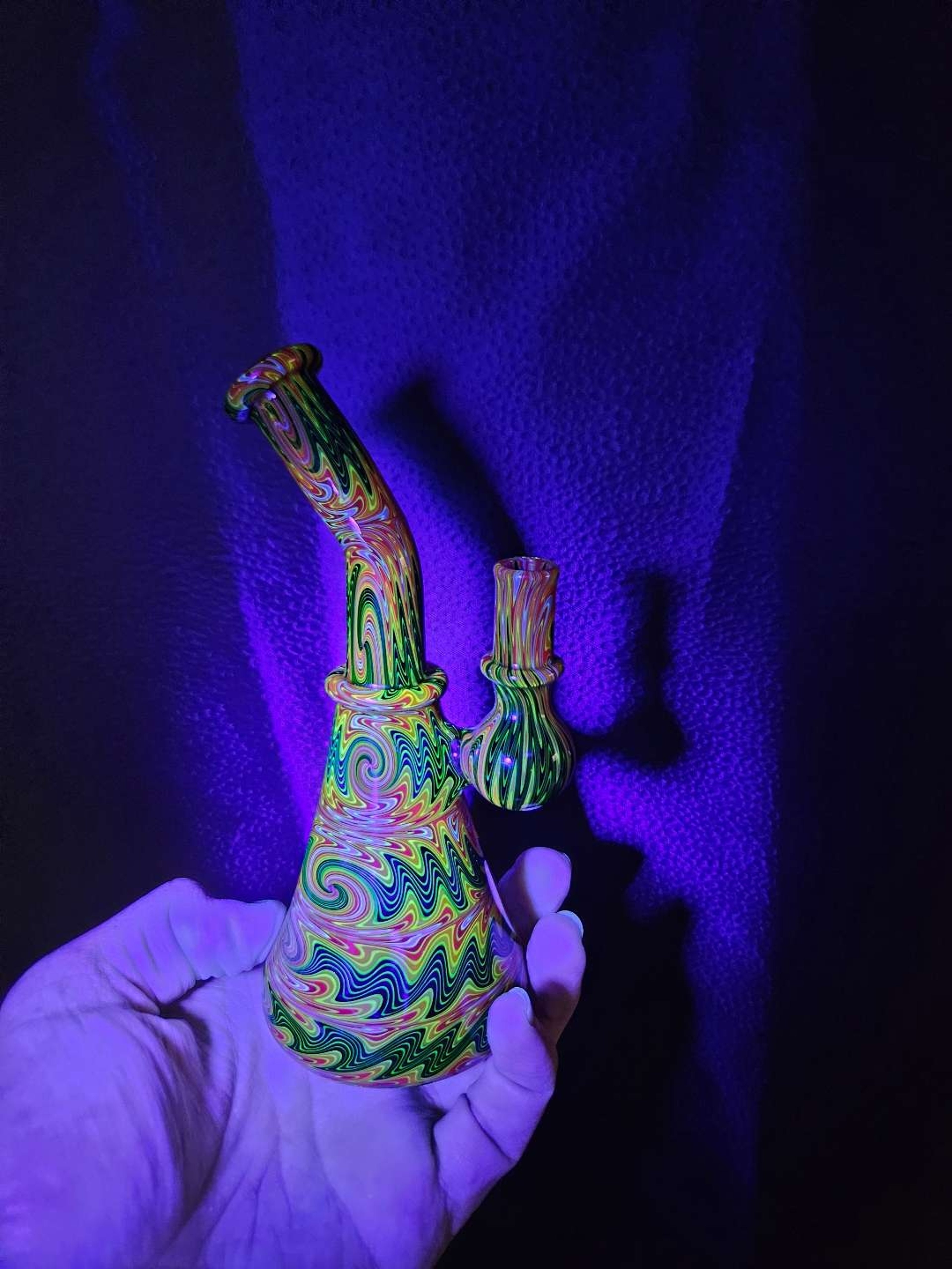 Preview pic of Wig Wag/UV Mini Banger Hanger by Vulcanglassart