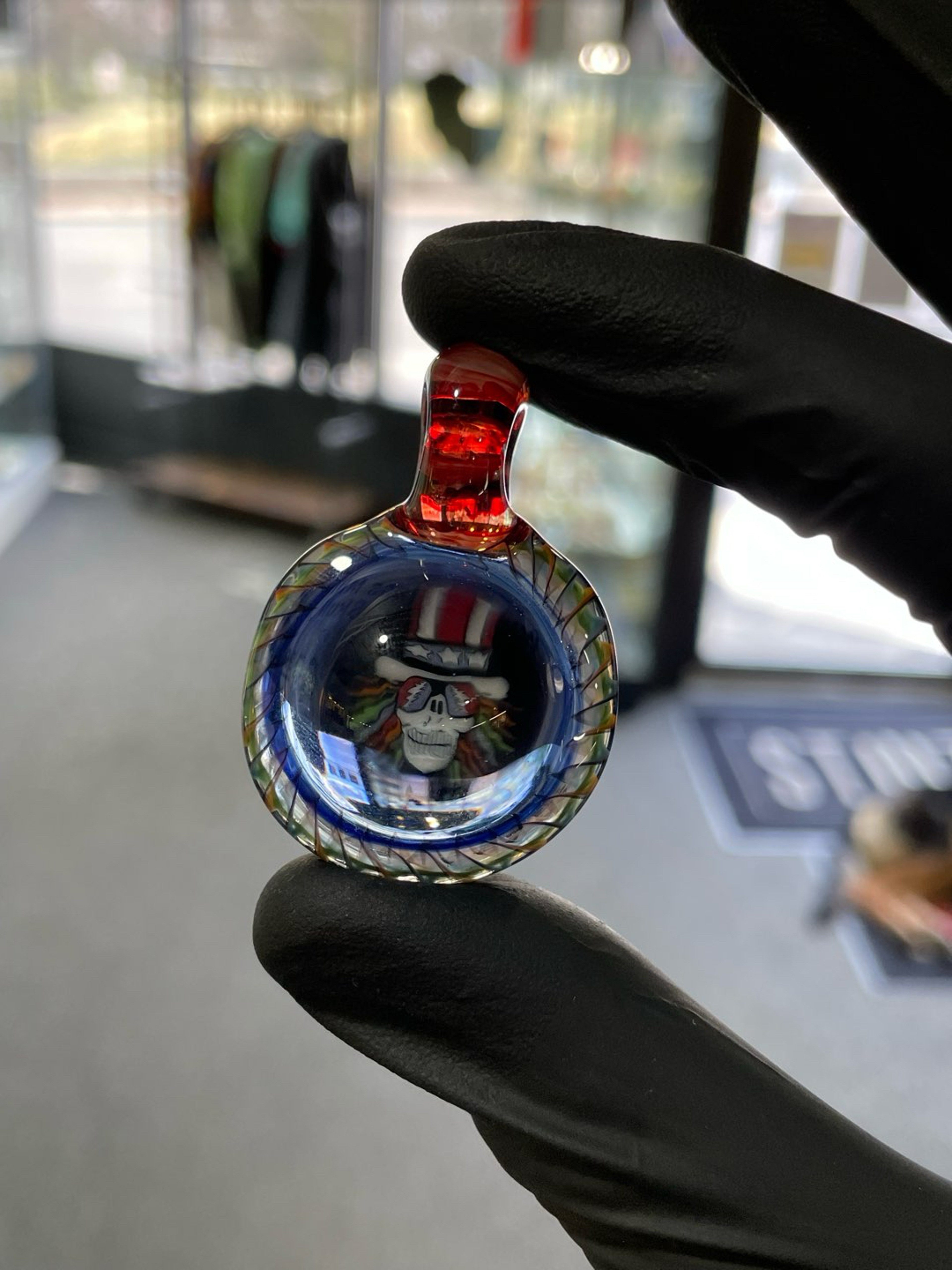 Preview pic of Willstar Glass Dead Skull Lightning Bolt Pendant