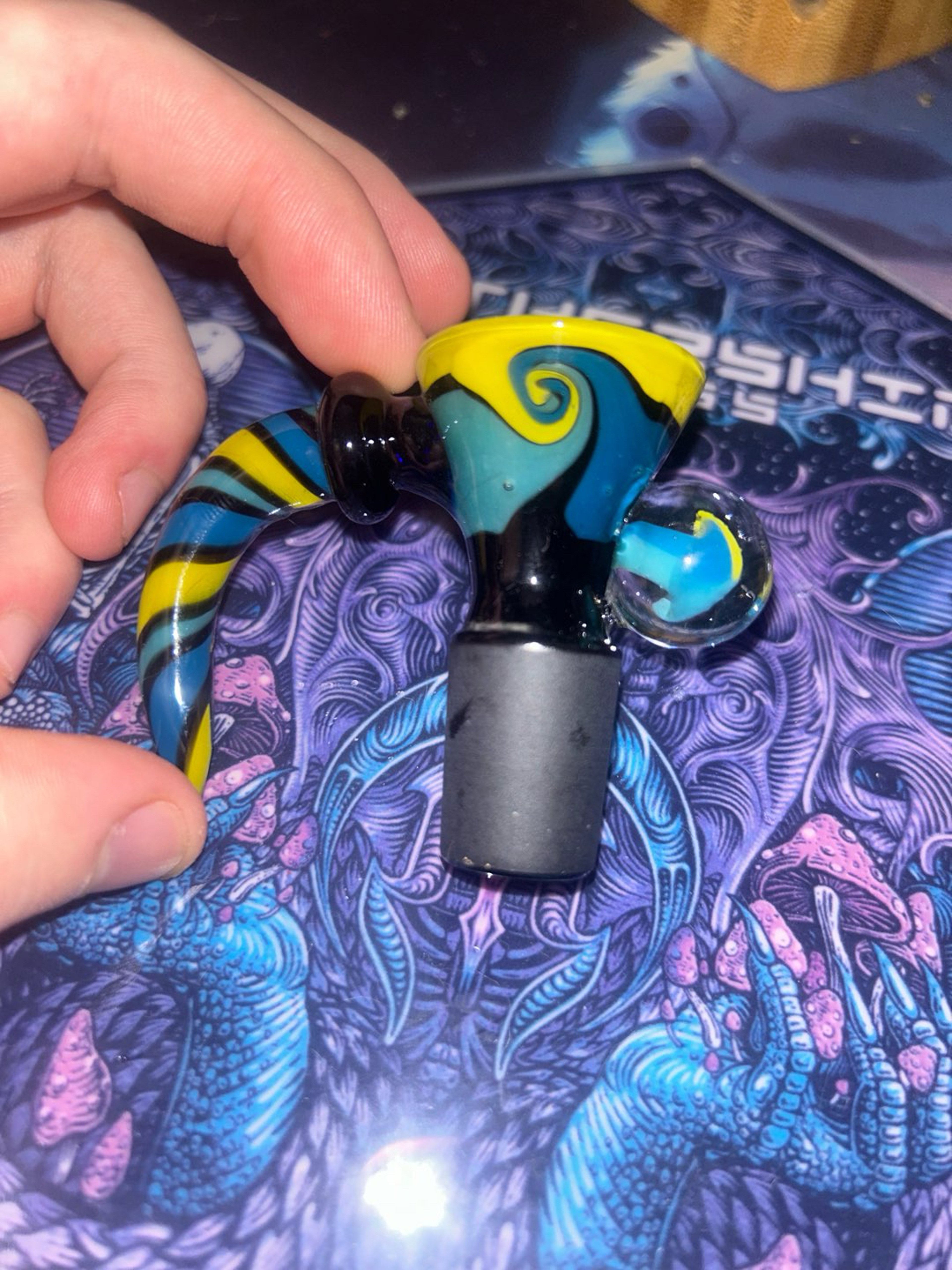 Preview pic of Wigwag w/ Mushroom Marble 18mm Slide / Bowl