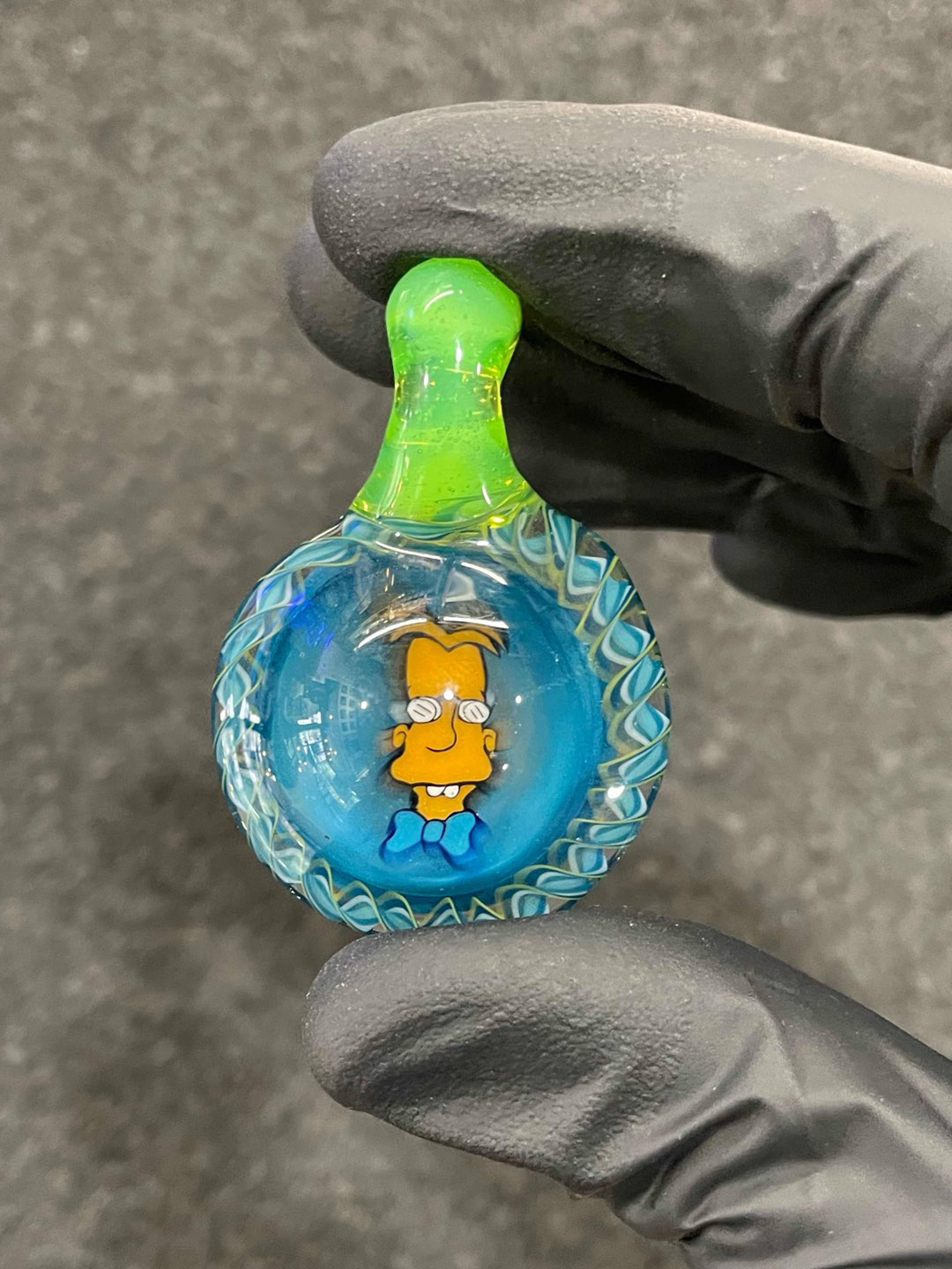 Preview pic of Willstar Glass Professor Frink Millie Pendant