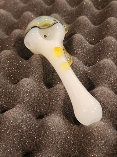Preview pic of 5-inch Beer Glass white spoon with NS-Yellow accents