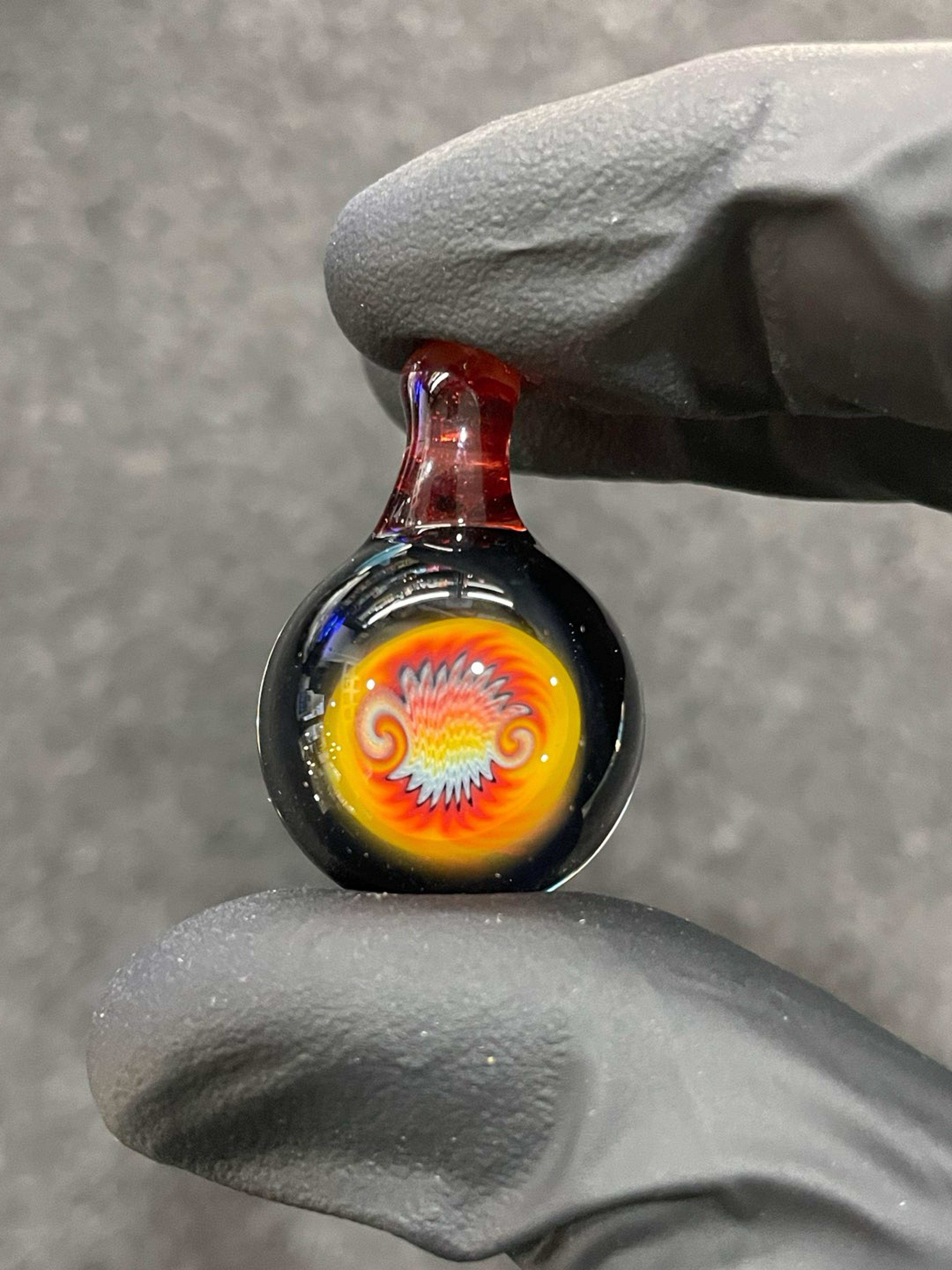 Preview pic of Willstar Glass Wig Wag Reversal Pendant