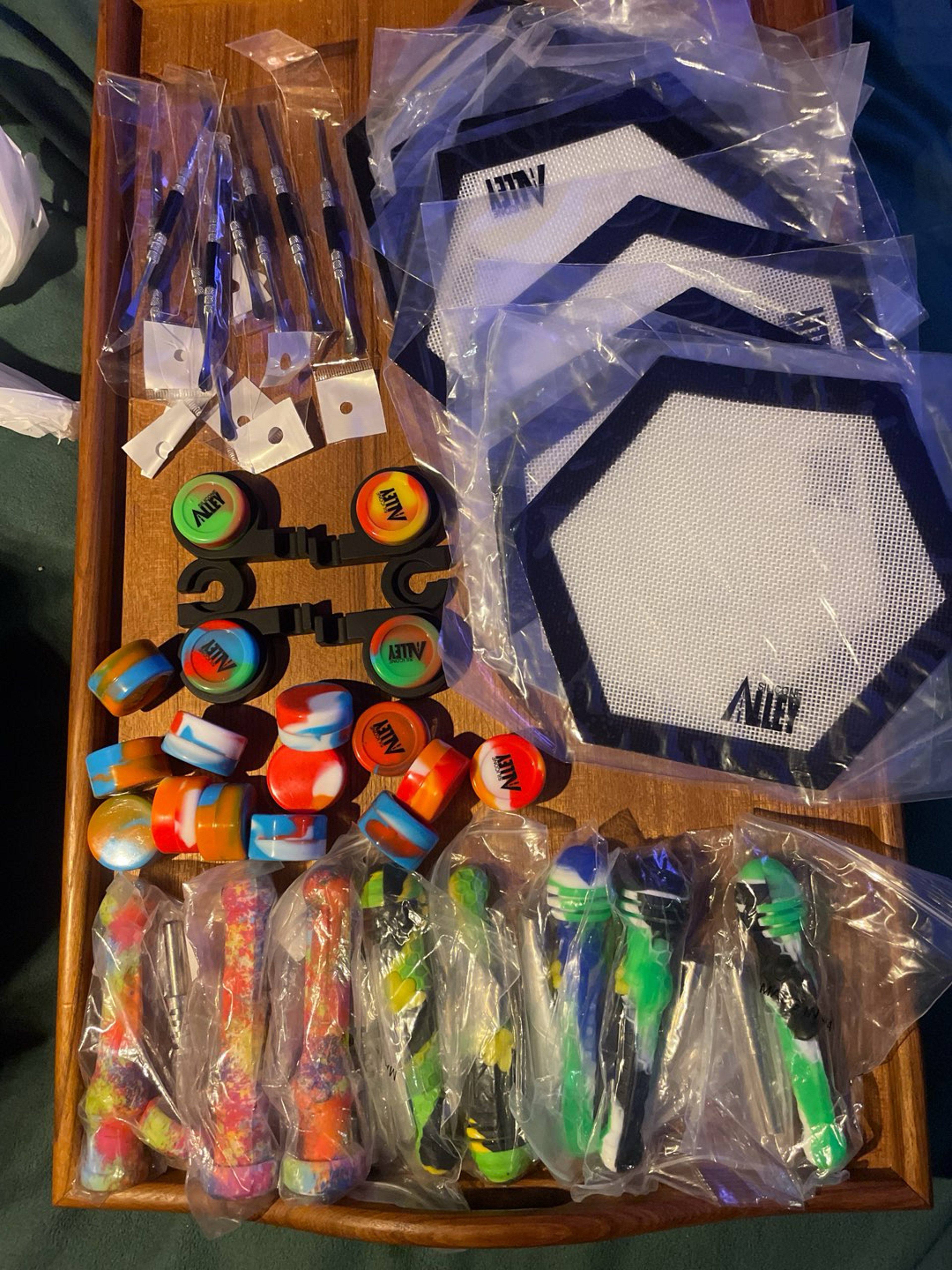 Preview pic of SILICONE ALLEY VARIOUS DABBING ACCESSORIES