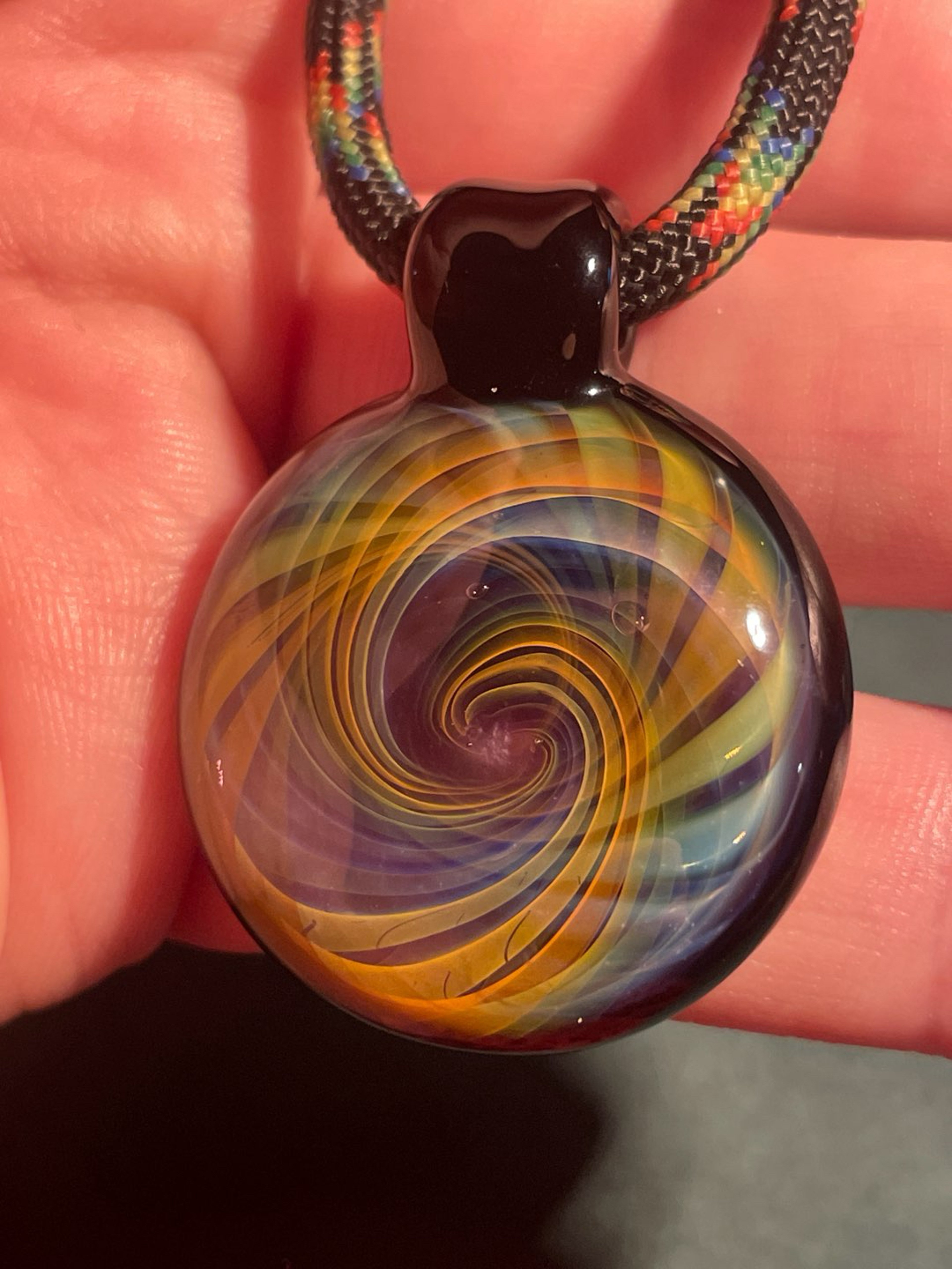Preview pic of Fume Swirl Pendant (Kmace)