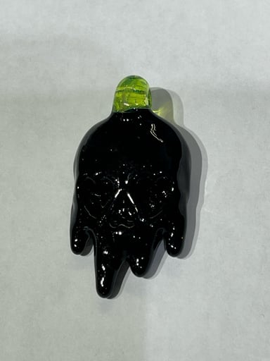 Preview pic of Skull Pendant w/ Heart Eyes