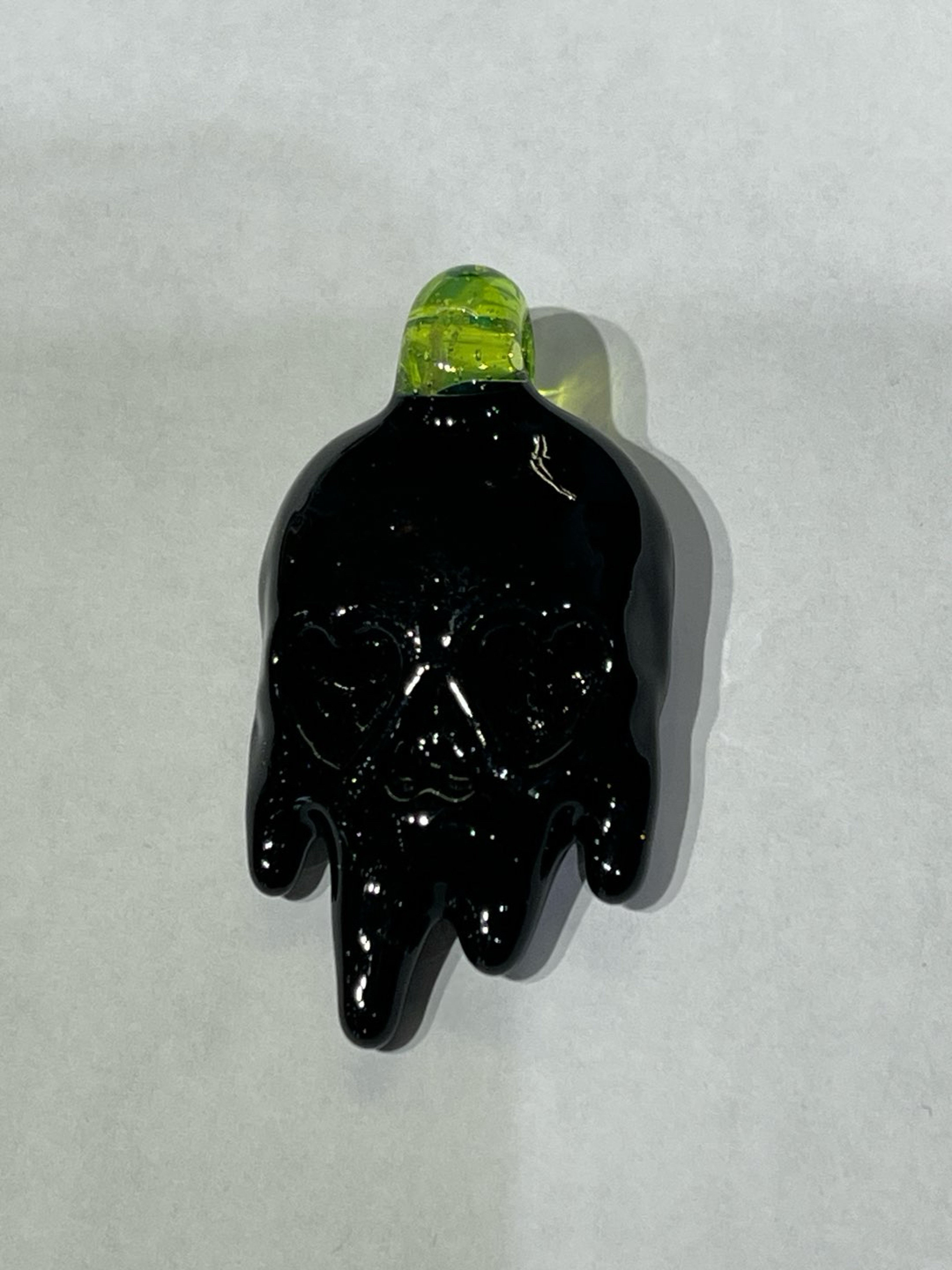 Preview pic of Skull Pendant w/ Heart Eyes
