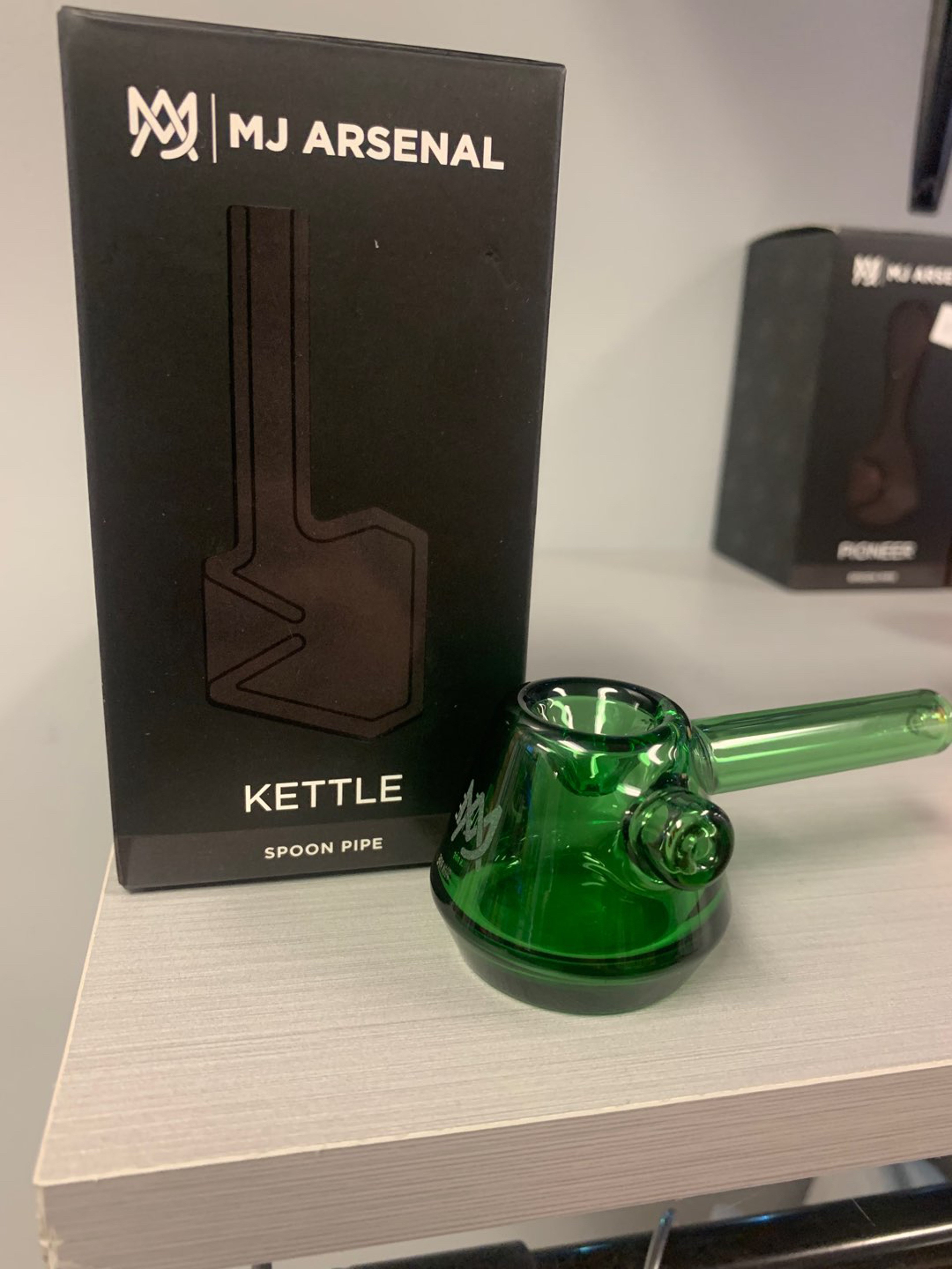 Preview pic of MJ Arsenal Kettle Spoon Pipe