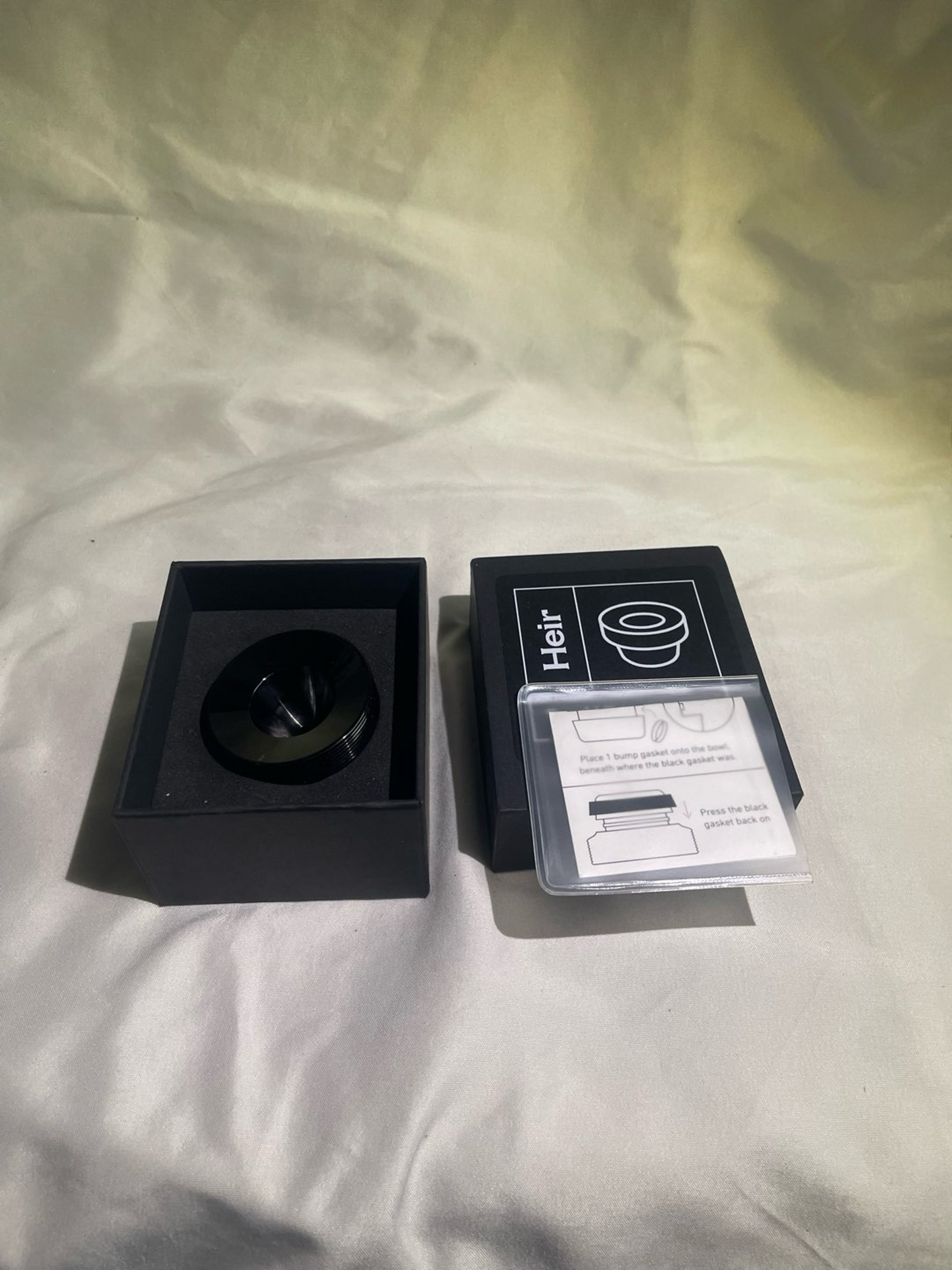 Preview pic of Heir smoke, 1 hole bowl with cover, large