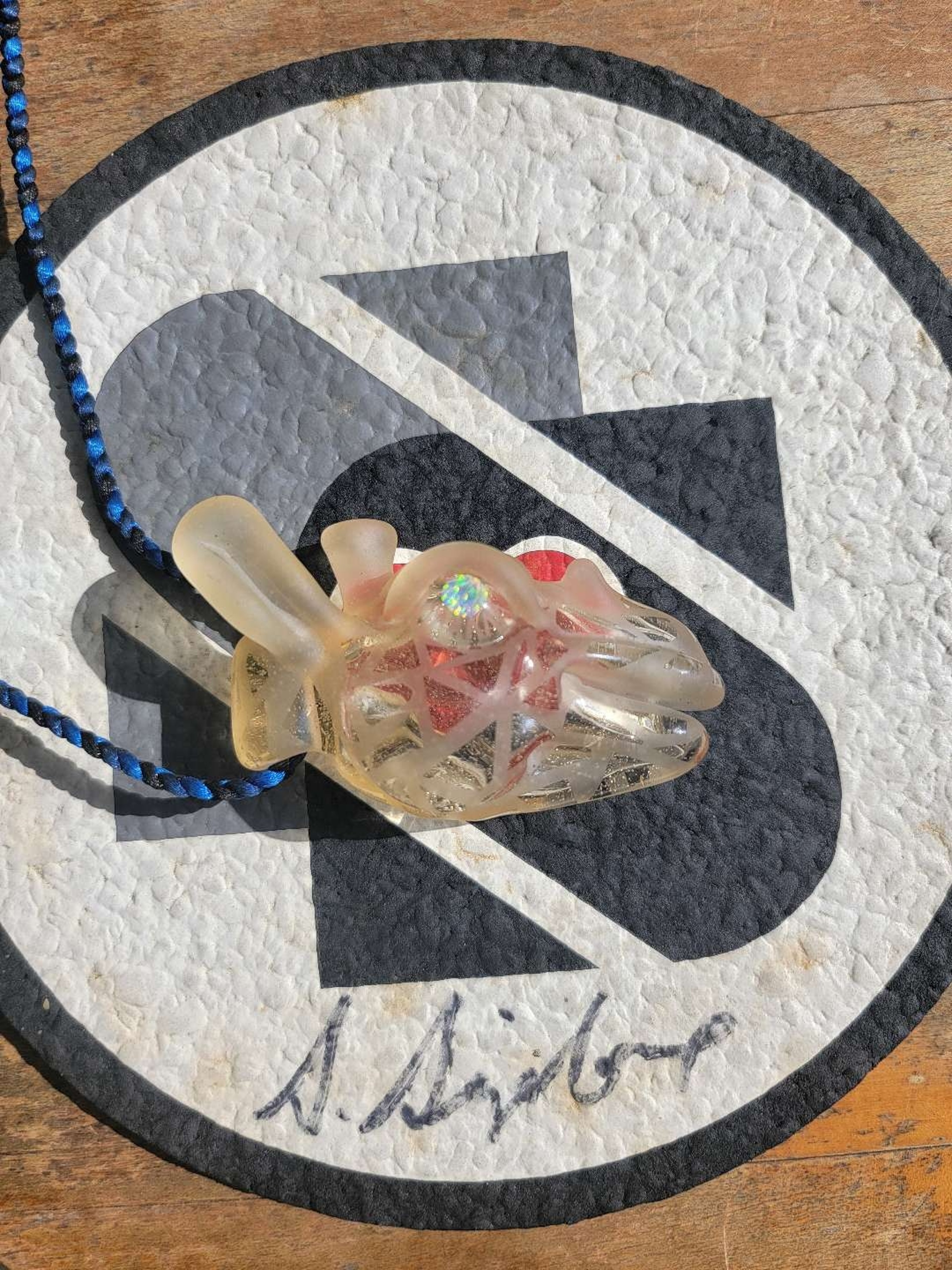 Preview pic of Crooks Glass Giraffe UV Shift Pendant