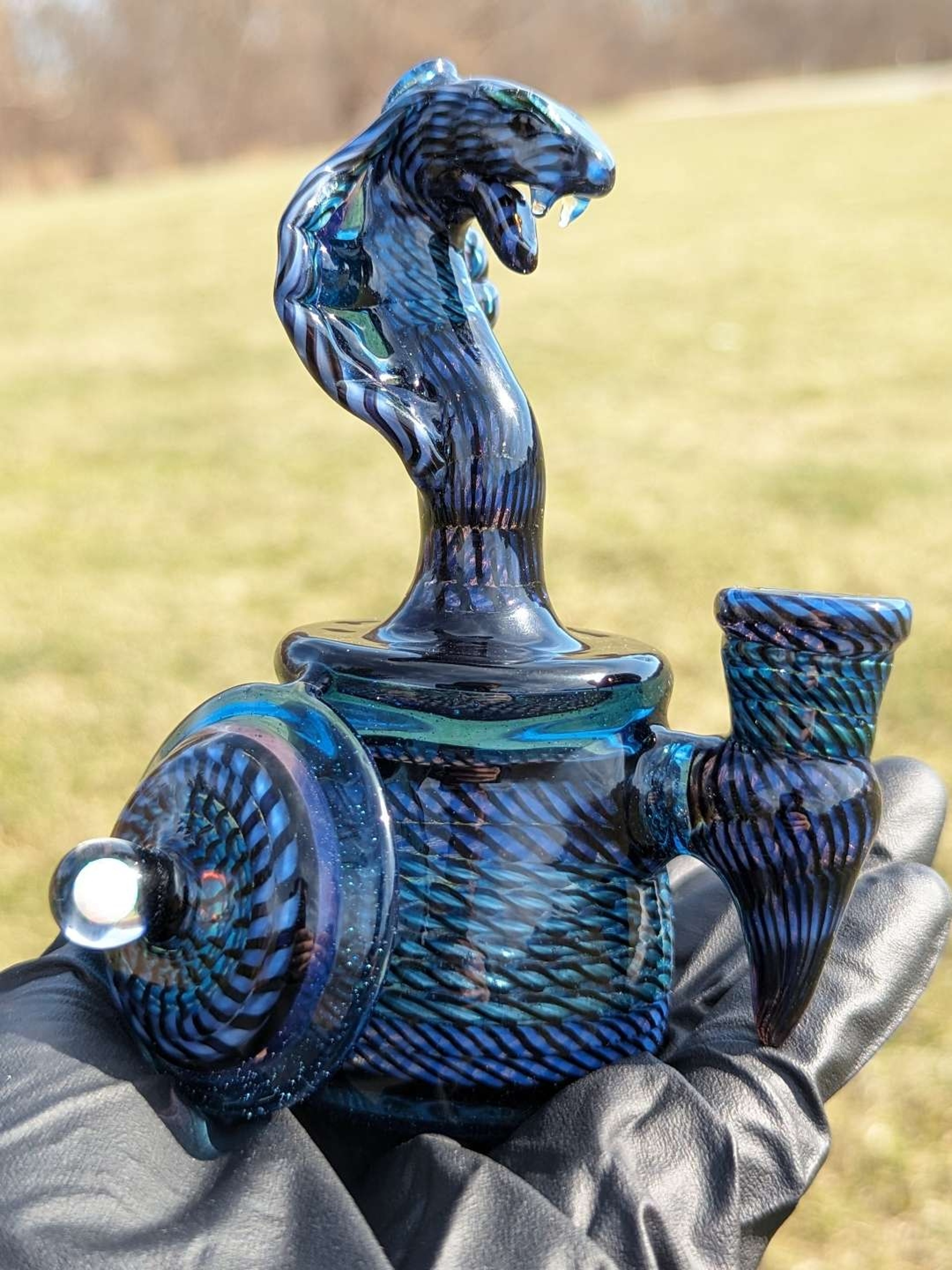 Preview pic of Mako Glass 5" Cobra Basket Dab Rig