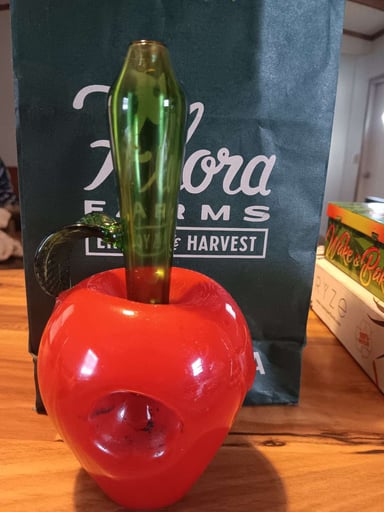 Preview pic of Glass and silicone Pipes and novelty