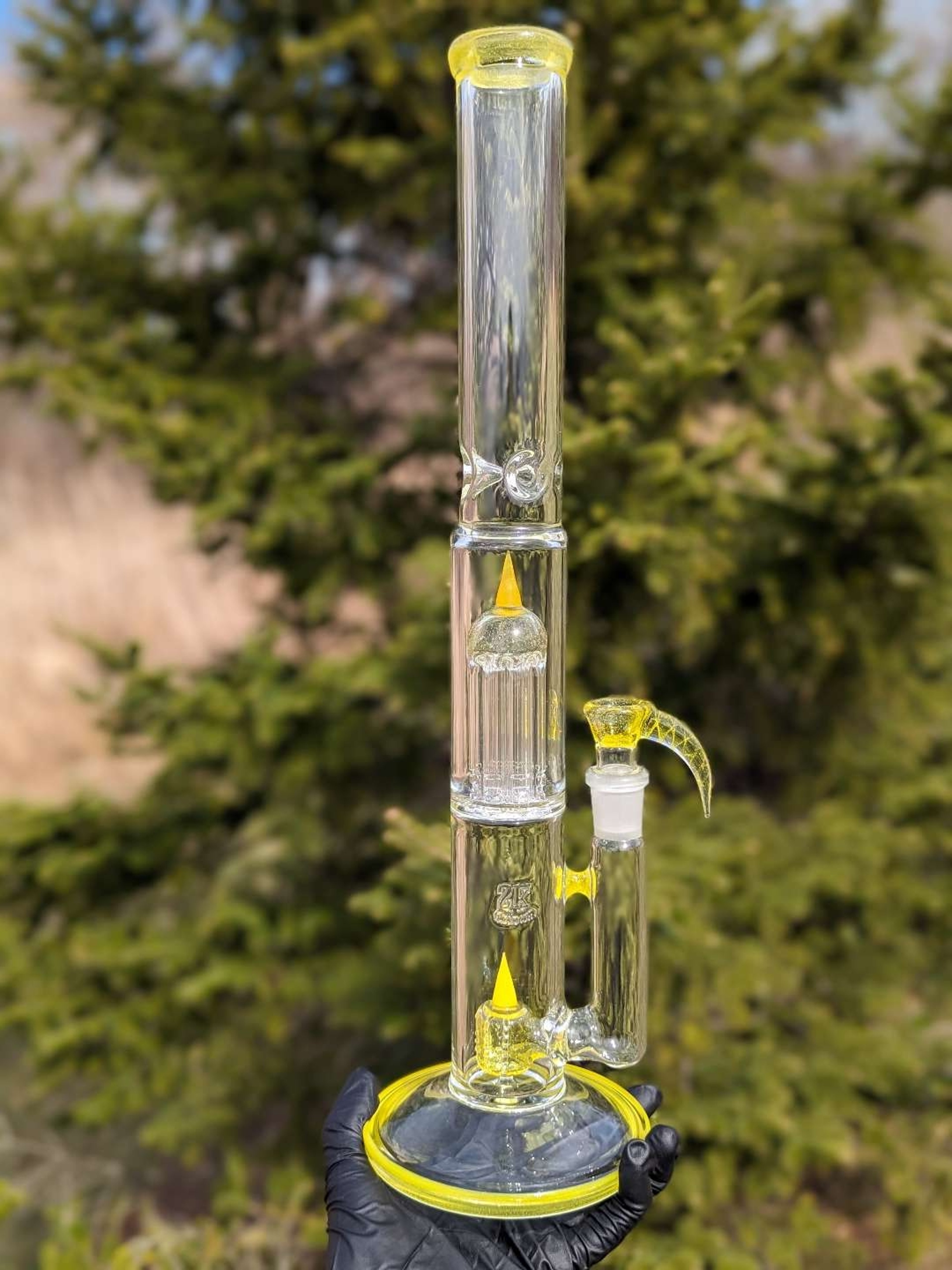 Preview pic of 2K Glass 180 Grid to 8-Arm Bong 18"