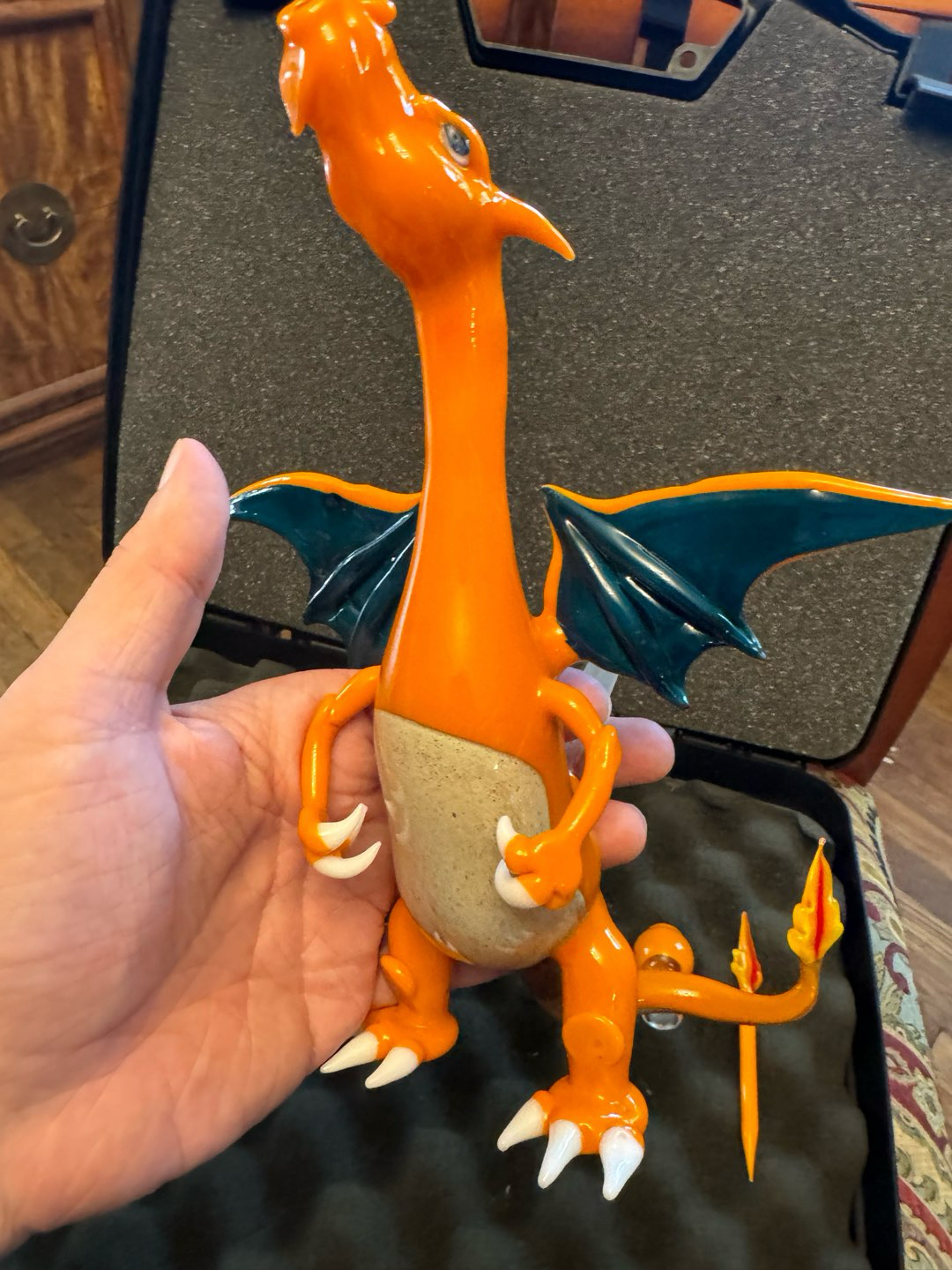 Preview pic of Hendy Charizard #27