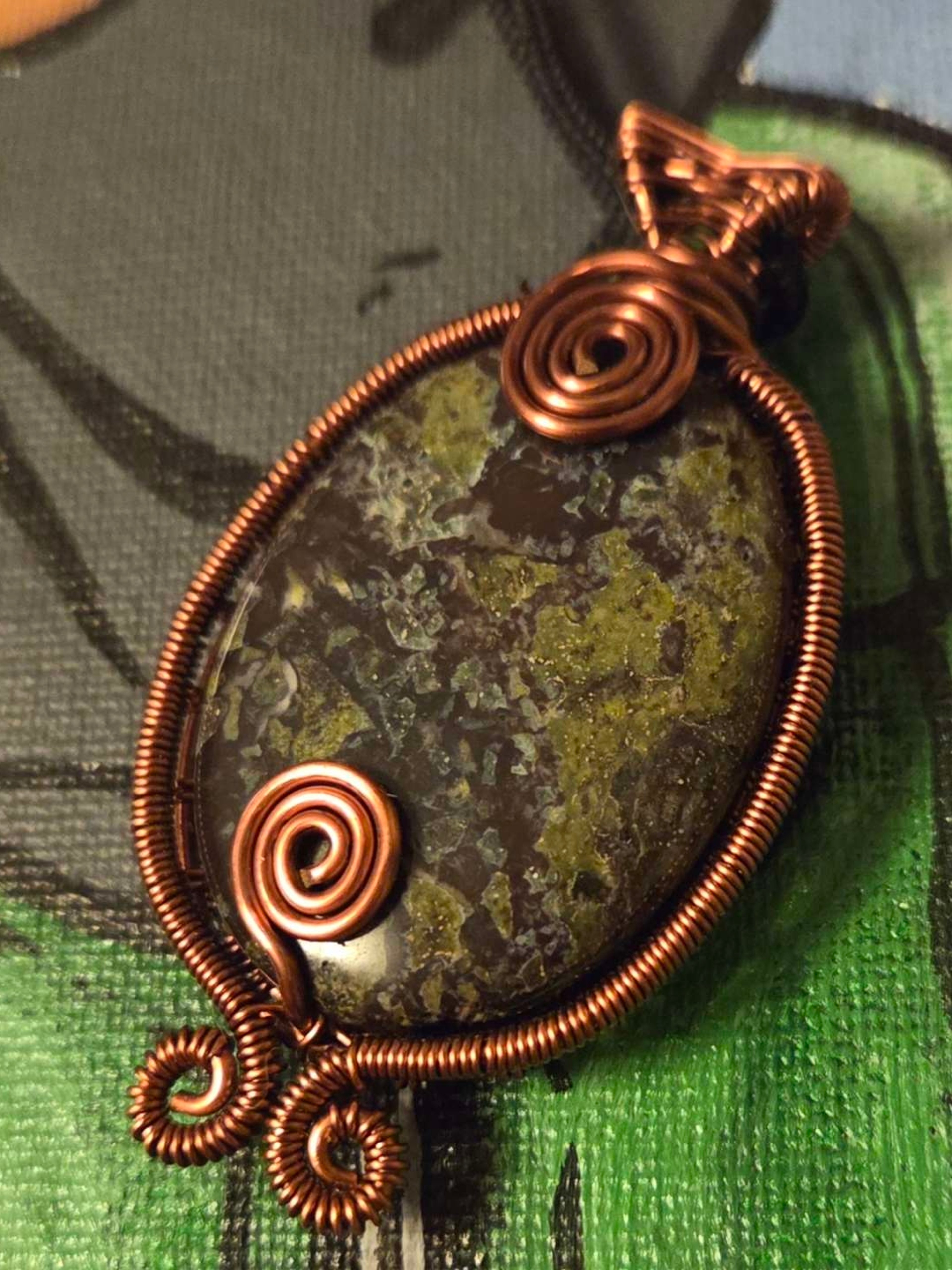 Preview pic of Copper wrapped pendent