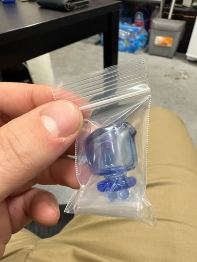 Preview pic of Puffco pivot mouthpiece blue with pearls